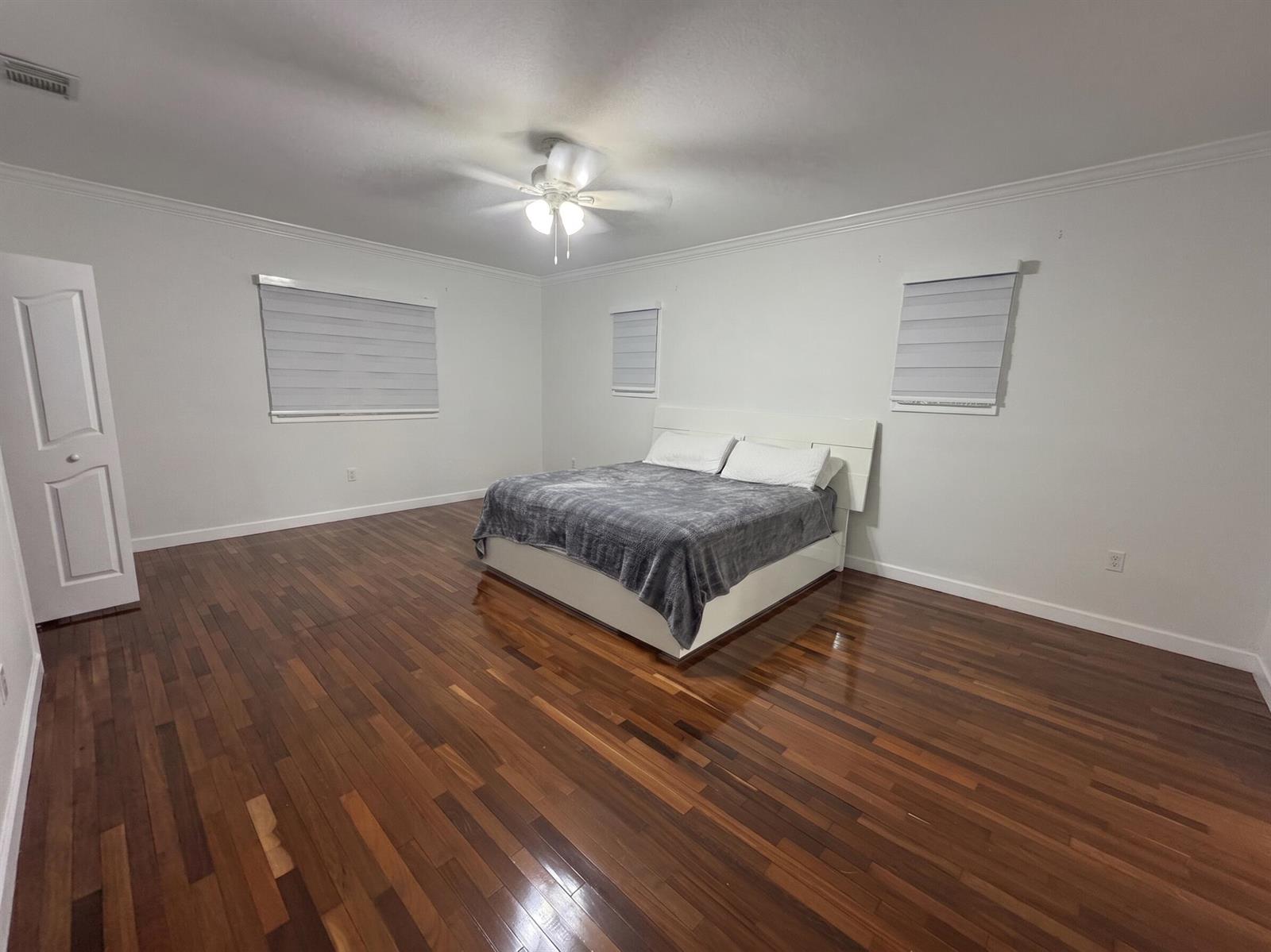 See details 1361 5 / 3 2753 sq. ft. $ 2026-08-11 0 Photo