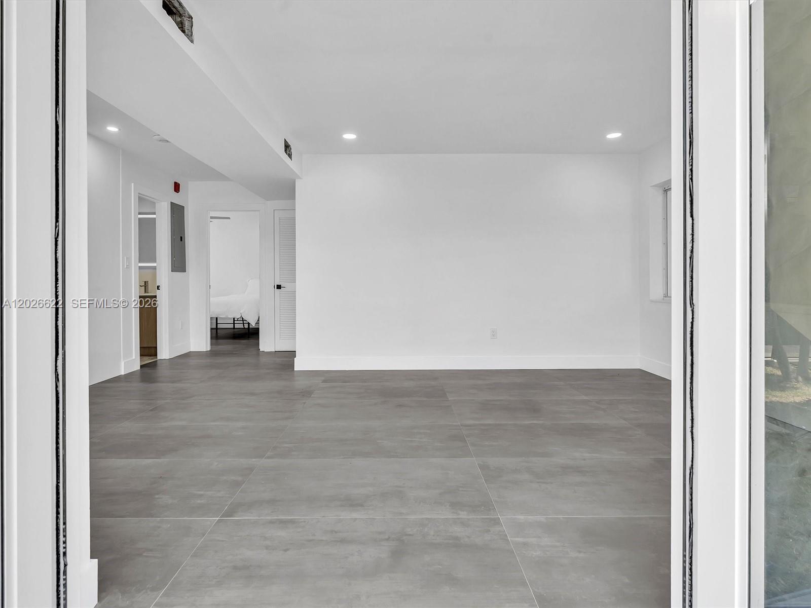 See details 1-8 / sq. ft. $ 2026-05-28 0 Photo