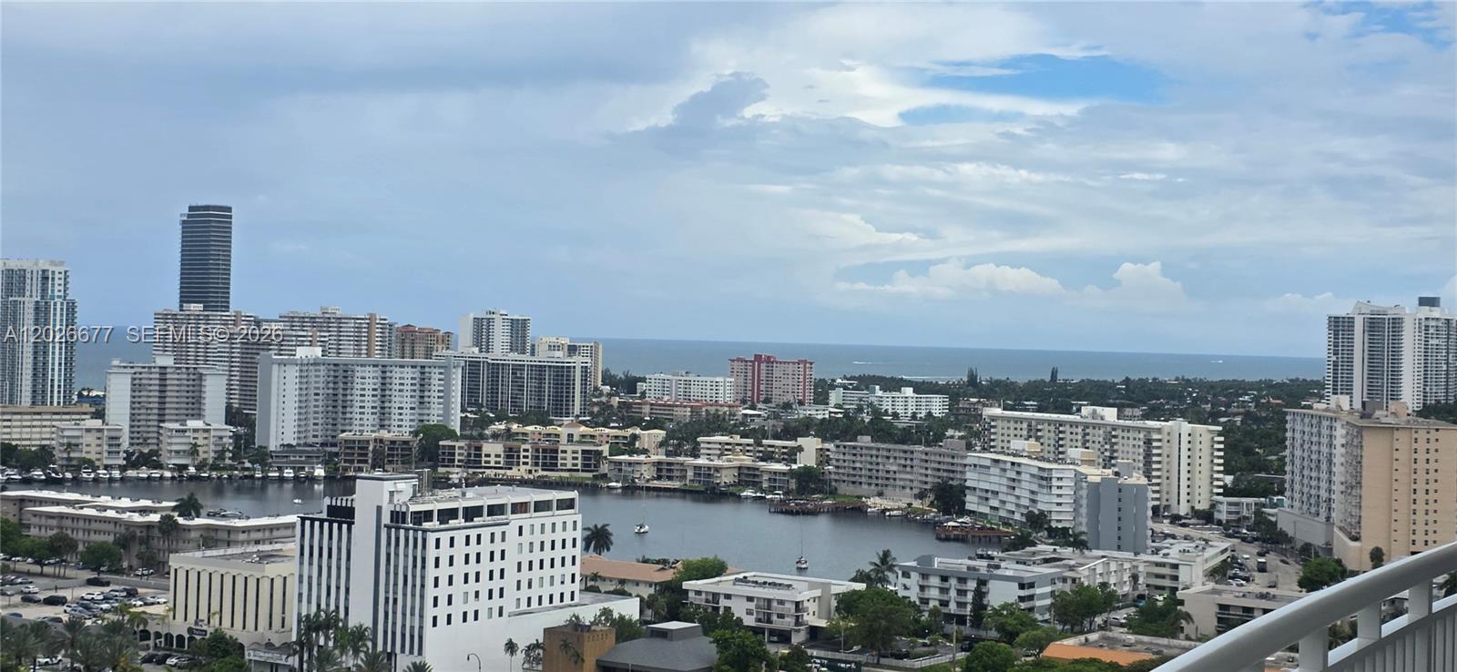 Фото 1745 Hallandale Beach Blvd  #2104W, Hallandale Beach, Florida, 33009 - 