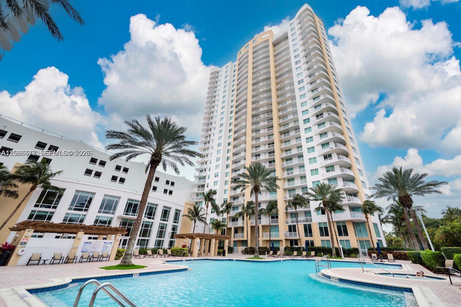 Фото 1745 Hallandale Beach Blvd  #2104W, Hallandale Beach, Florida, 33009 - 