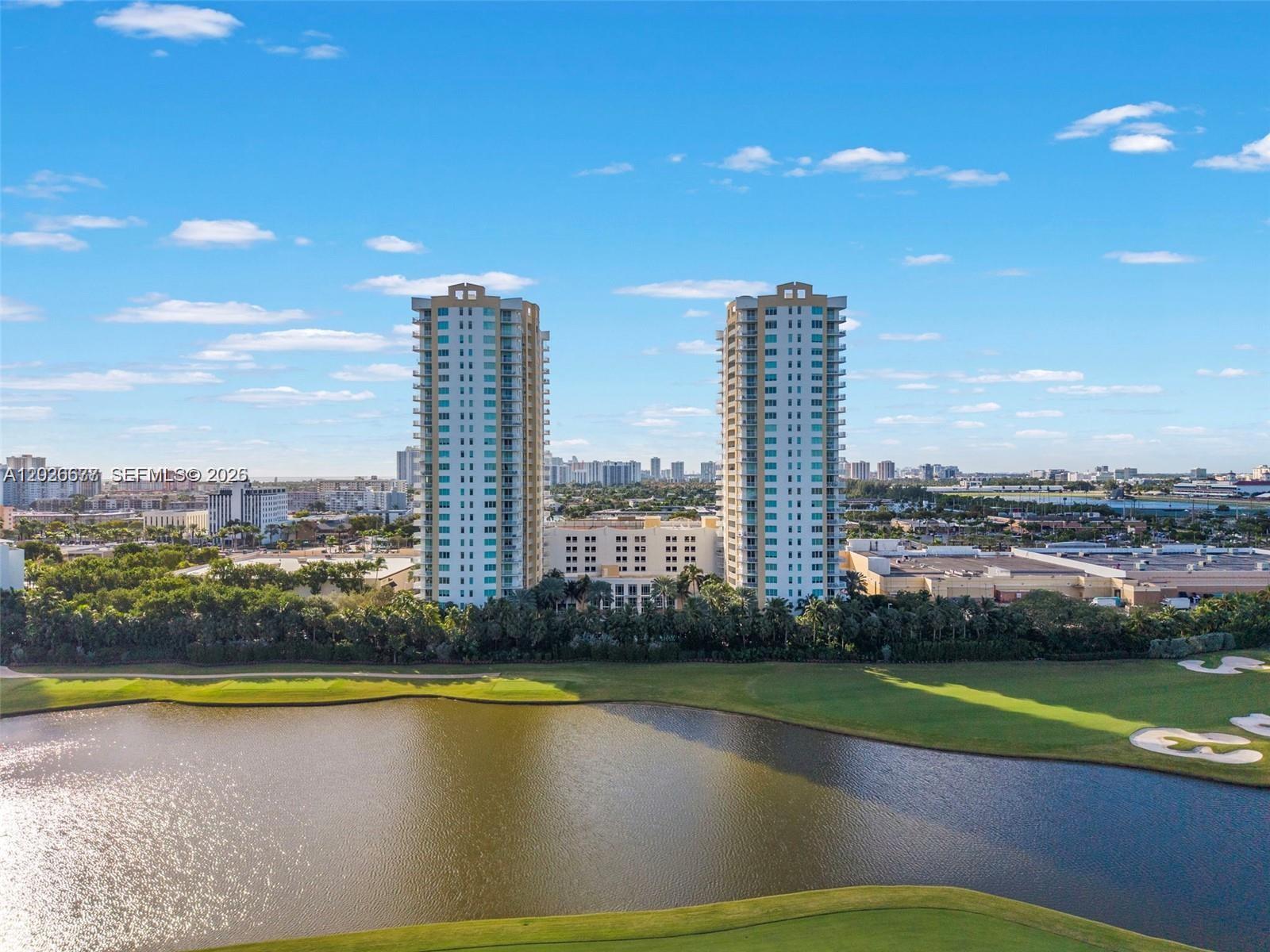 Фото 1745 Hallandale Beach Blvd  #2104W, Hallandale Beach, Florida, 33009 - 