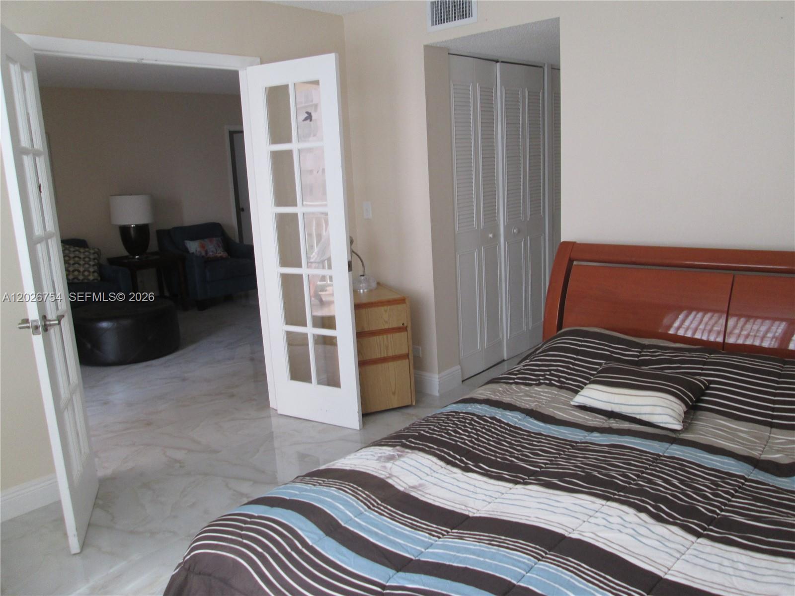 Ver detalles 411 2 / 2 1087 sq. ft. $ 2026-05-28 0 foto