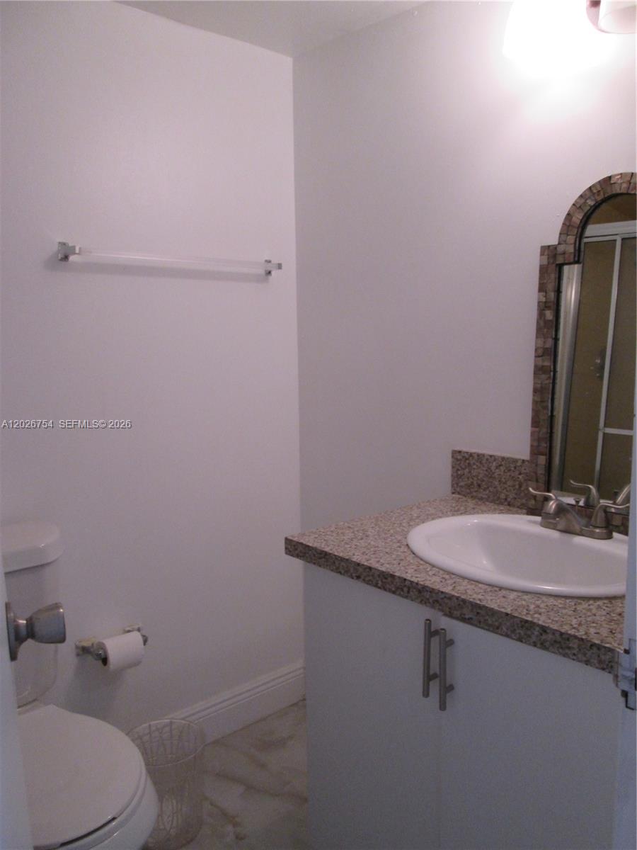 Ver detalles 411 2 / 2 1087 sq. ft. $ 2026-05-28 0 foto