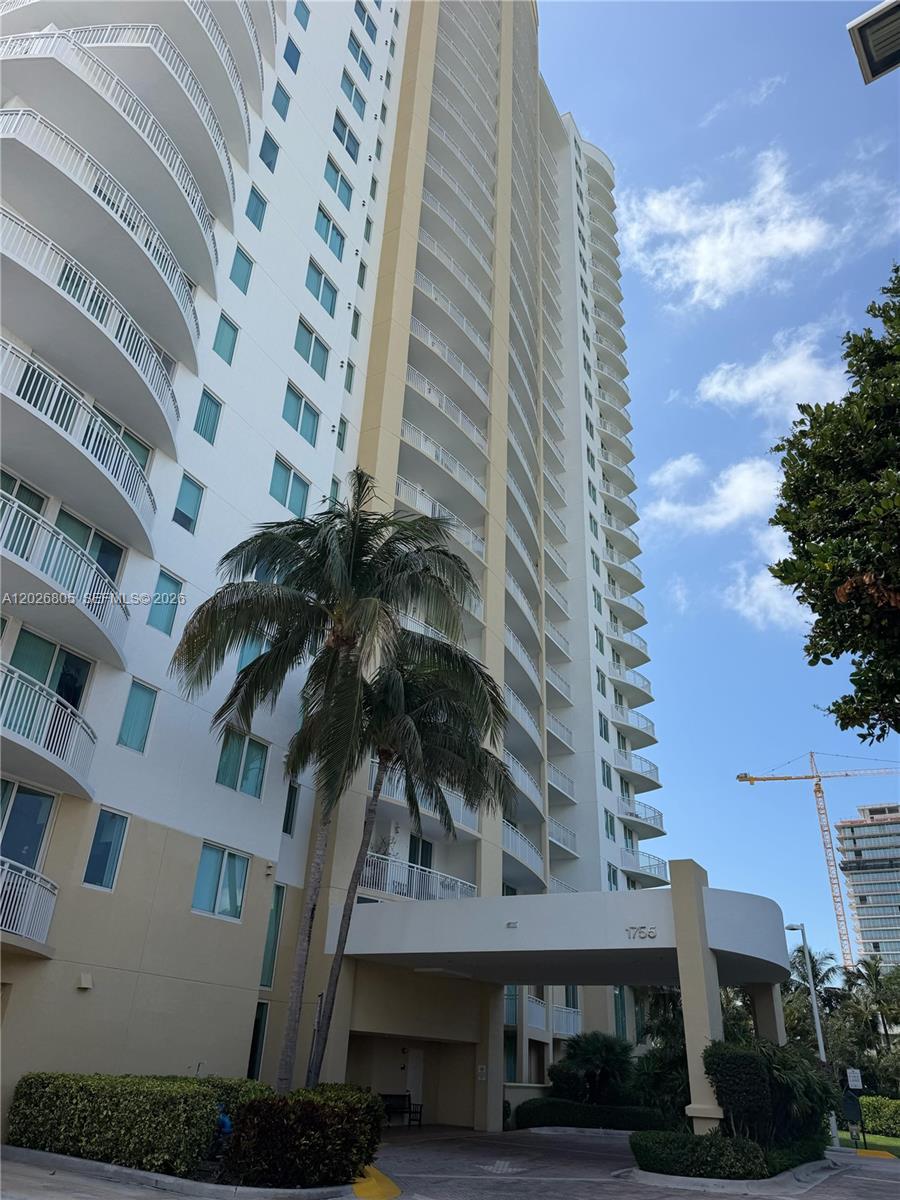 Фото 1755 Hallandale Beach Blvd  #2404E, Hallandale Beach, Florida, 33009 - 