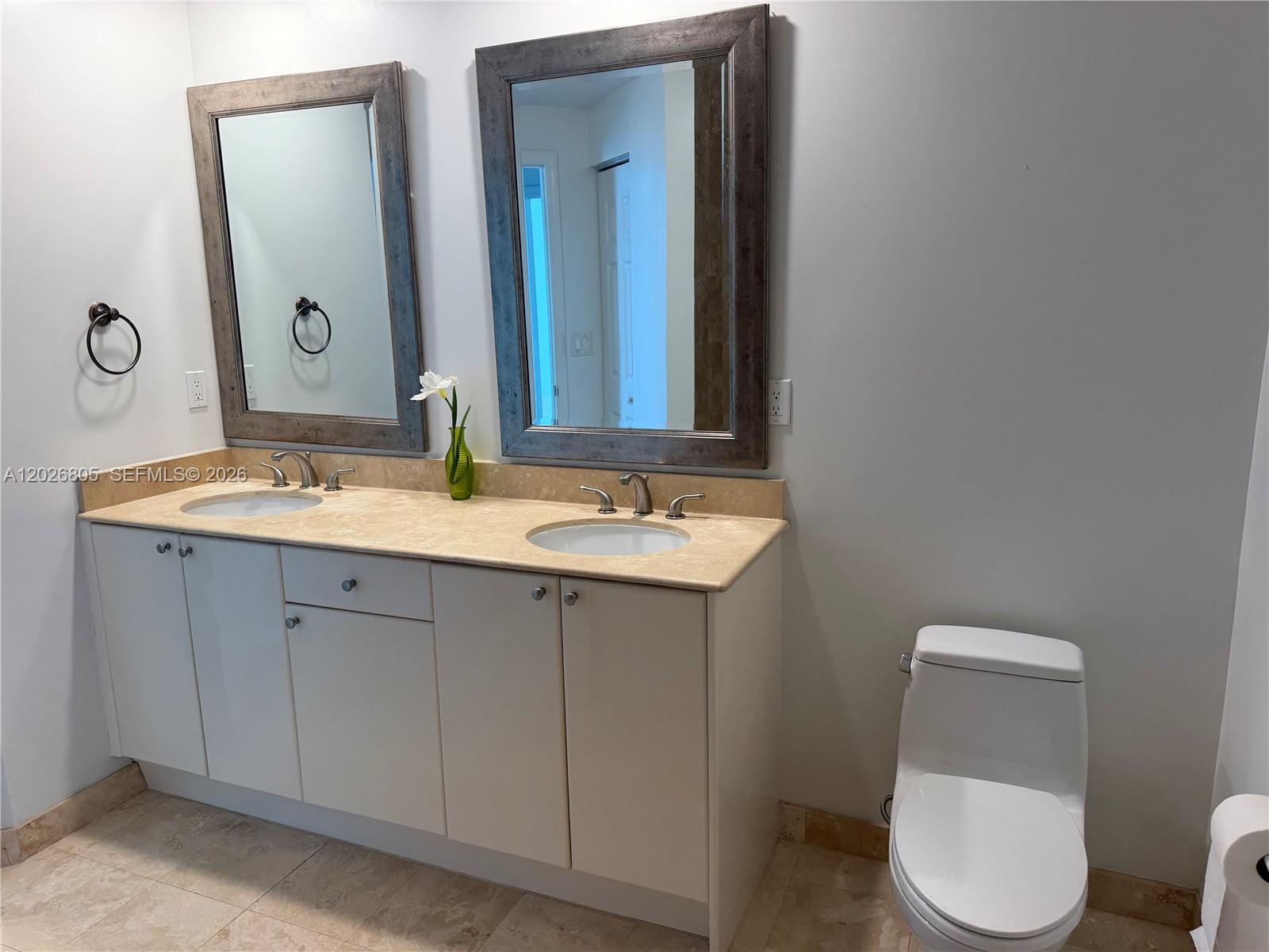 Фото 1755 Hallandale Beach Blvd  #2404E, Hallandale Beach, Florida, 33009 - 
