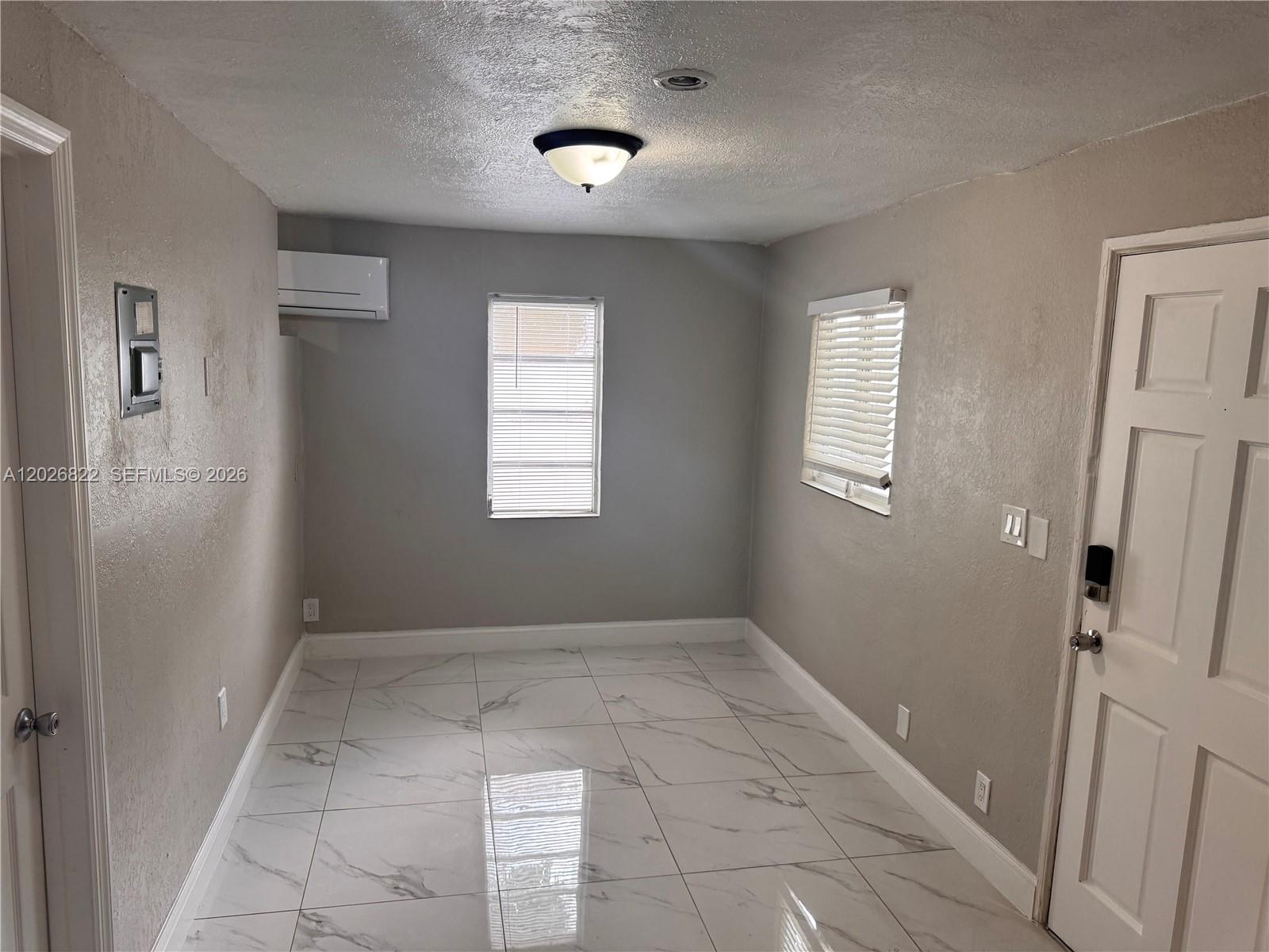 See details / 690 sq. ft. $ 2026-08-05 0 Photo