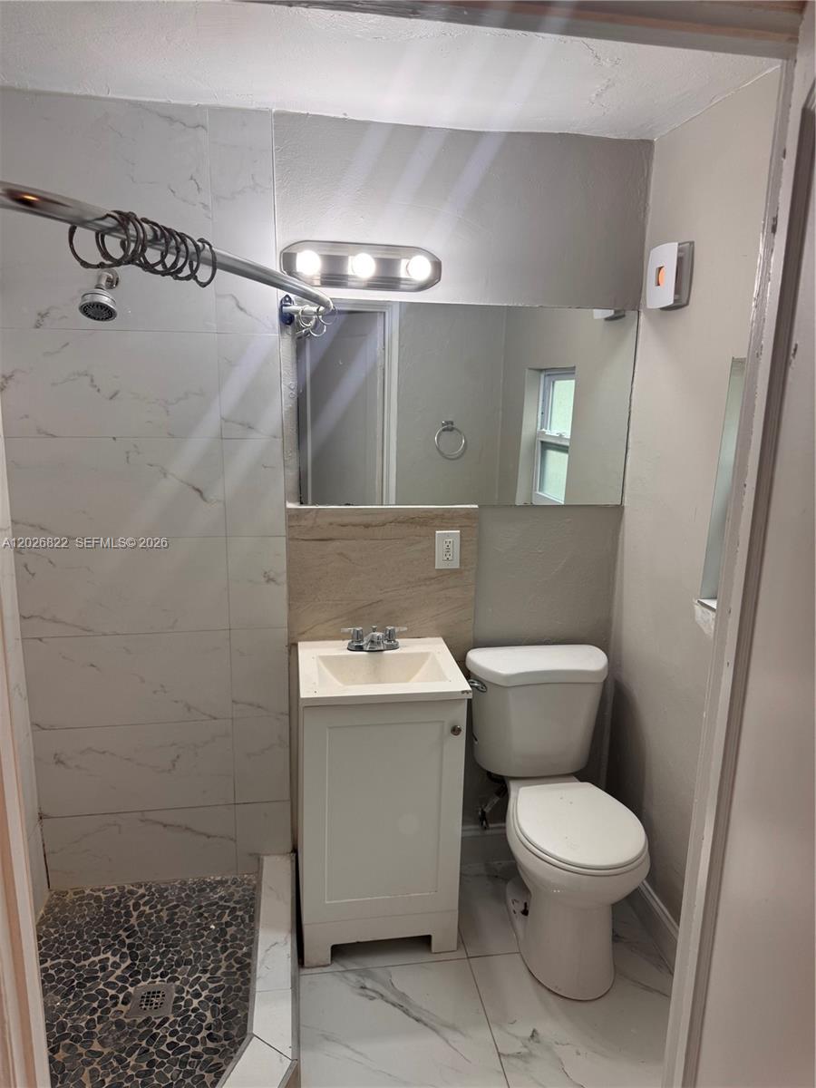 See details / 690 sq. ft. $ 2026-08-05 0 Photo