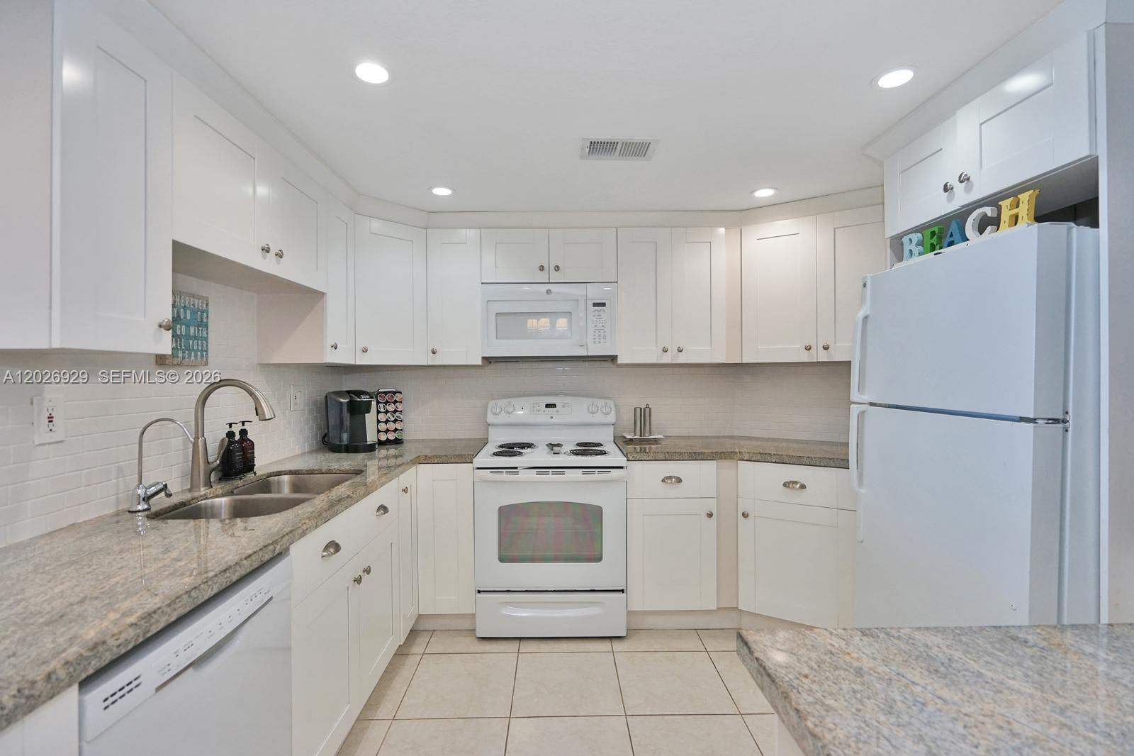 Photo of 3725 Ocean Dr  #1216, Hollywood, Florida, 33019 - 