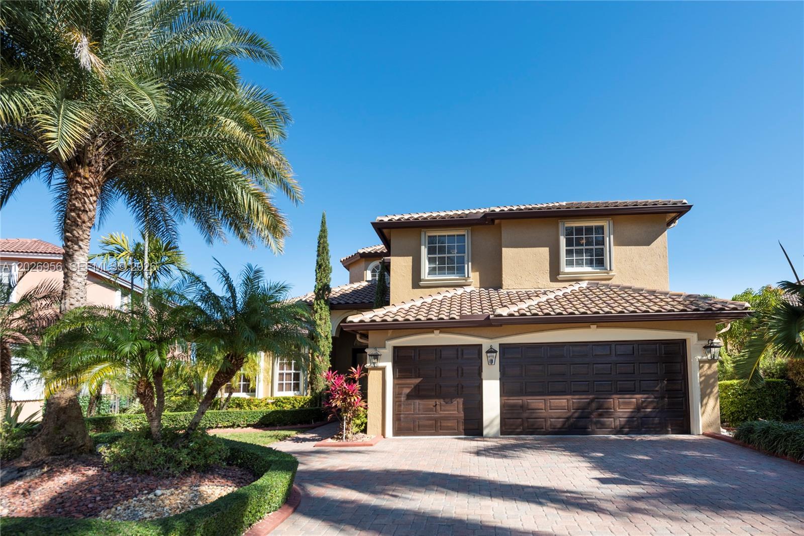 18991 6 / 5 3766 sq. ft. $ 2026-10-07 0 foto