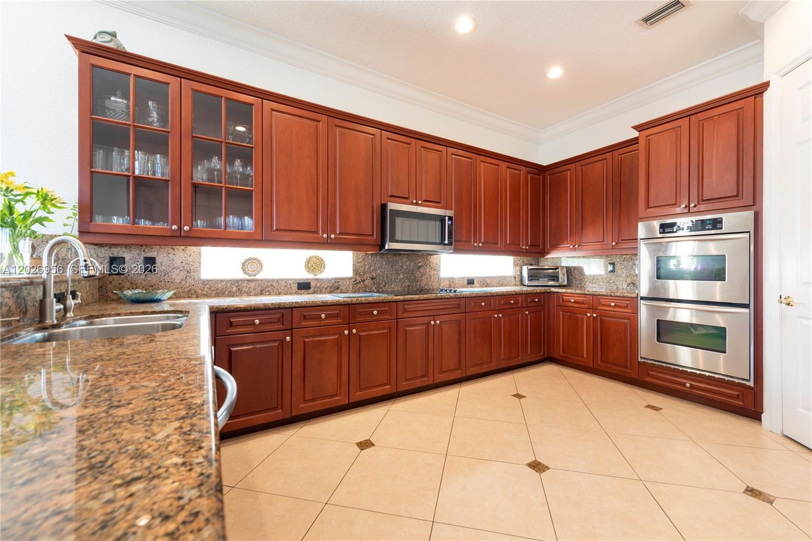 18991 6 / 5 3766 sq. ft. $ 2026-10-07 0 foto