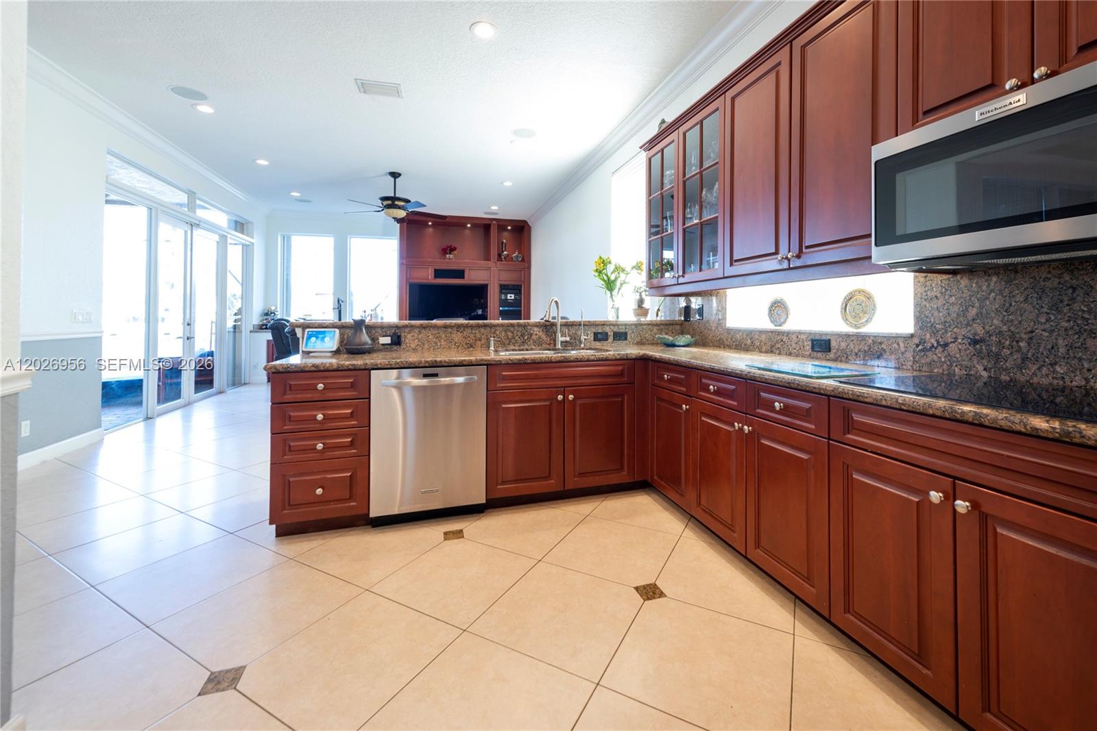 18991 6 / 5 3766 sq. ft. $ 2026-10-07 0 foto
