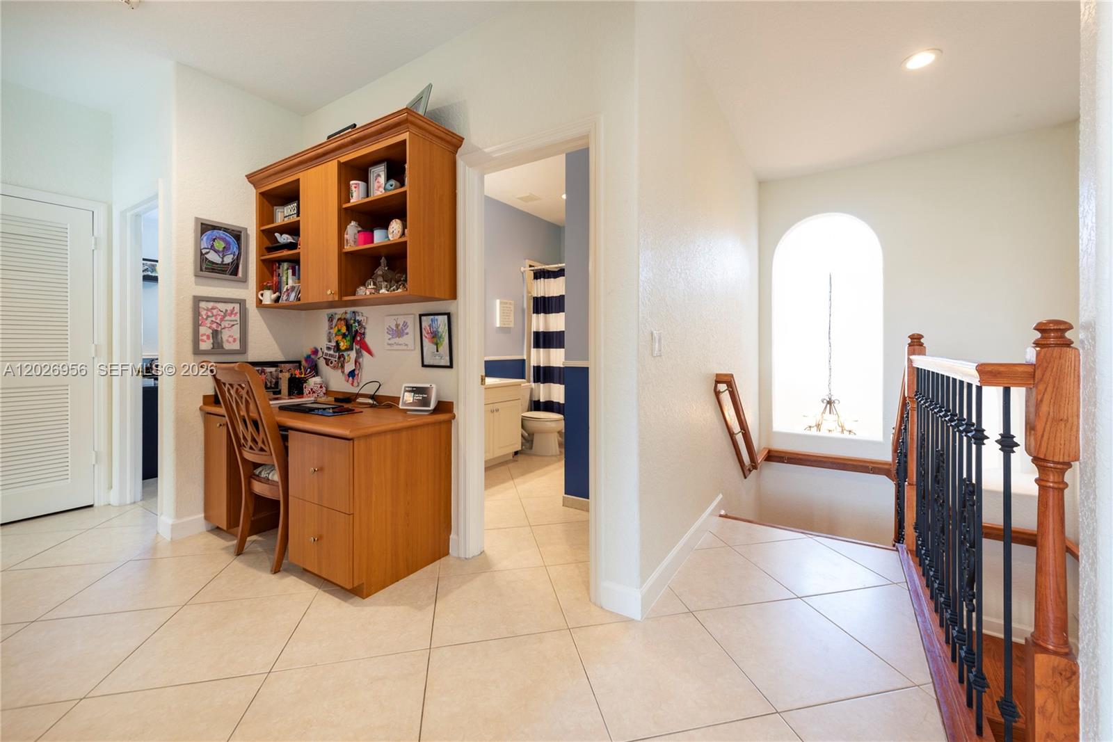 18991 6 / 5 3766 sq. ft. $ 2026-10-07 0 foto