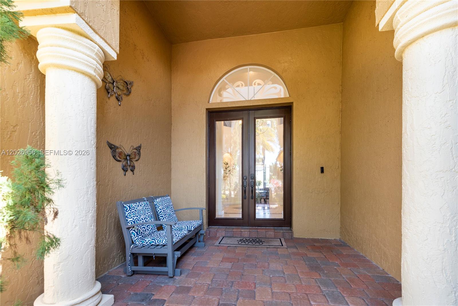 18991 6 / 5 3766 sq. ft. $ 2026-10-07 0 foto