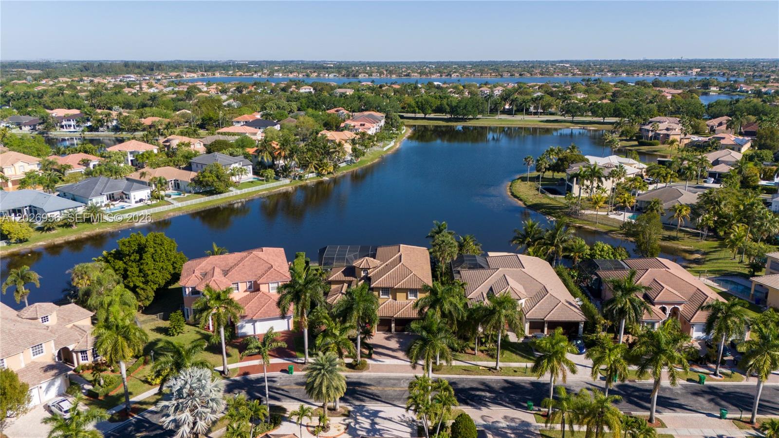 18991 6 / 5 3766 sq. ft. $ 2026-10-07 0 foto