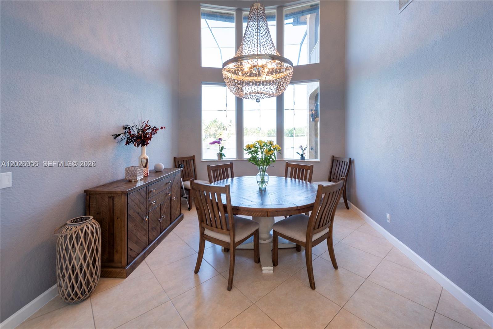 18991 6 / 5 3766 sq. ft. $ 2026-10-07 0 foto