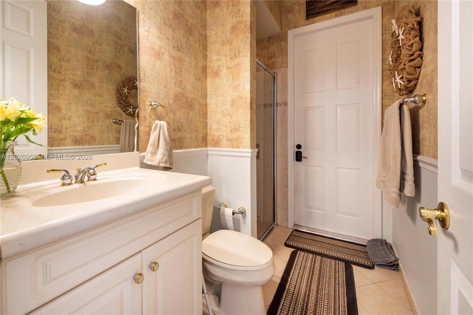 18991 6 / 5 3766 sq. ft. $ 2026-10-07 0 foto