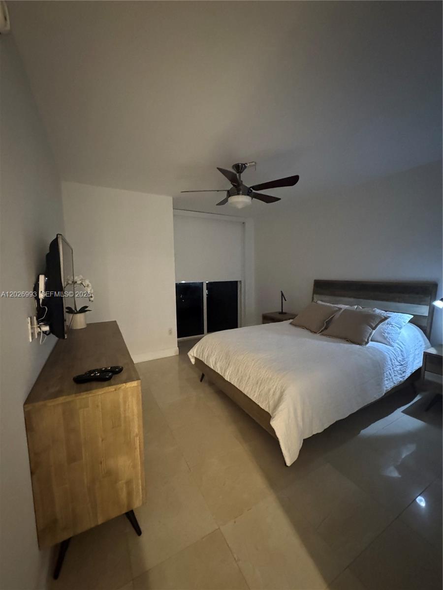 3003 3 / 3 1733 sq. ft. $ 2026-05-28 0 Photo