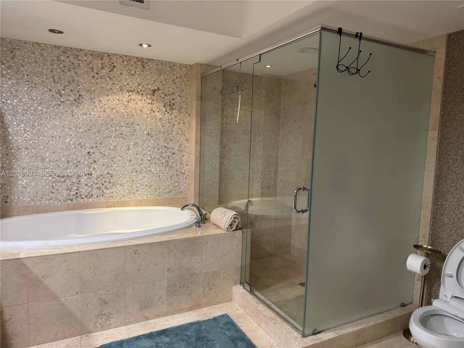 See details 3003 3 / 3 1733 sq. ft. $ 2026-05-28 0 Photo