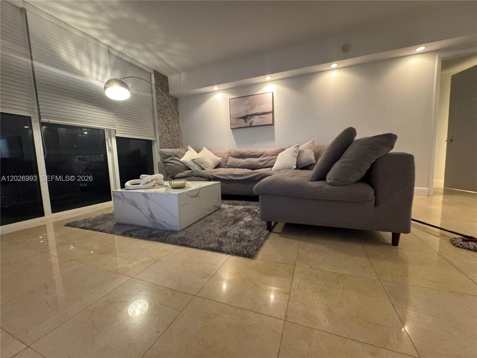 3003 3 / 3 1733 sq. ft. $ 2026-05-28 0 Photo