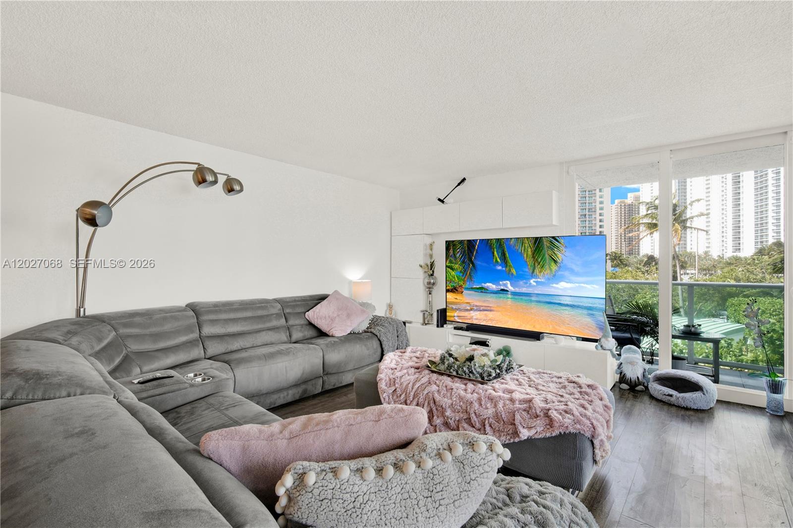 Ver detalles 205 2 / 2 1603 sq. ft. $ 2026-05-28 0 foto