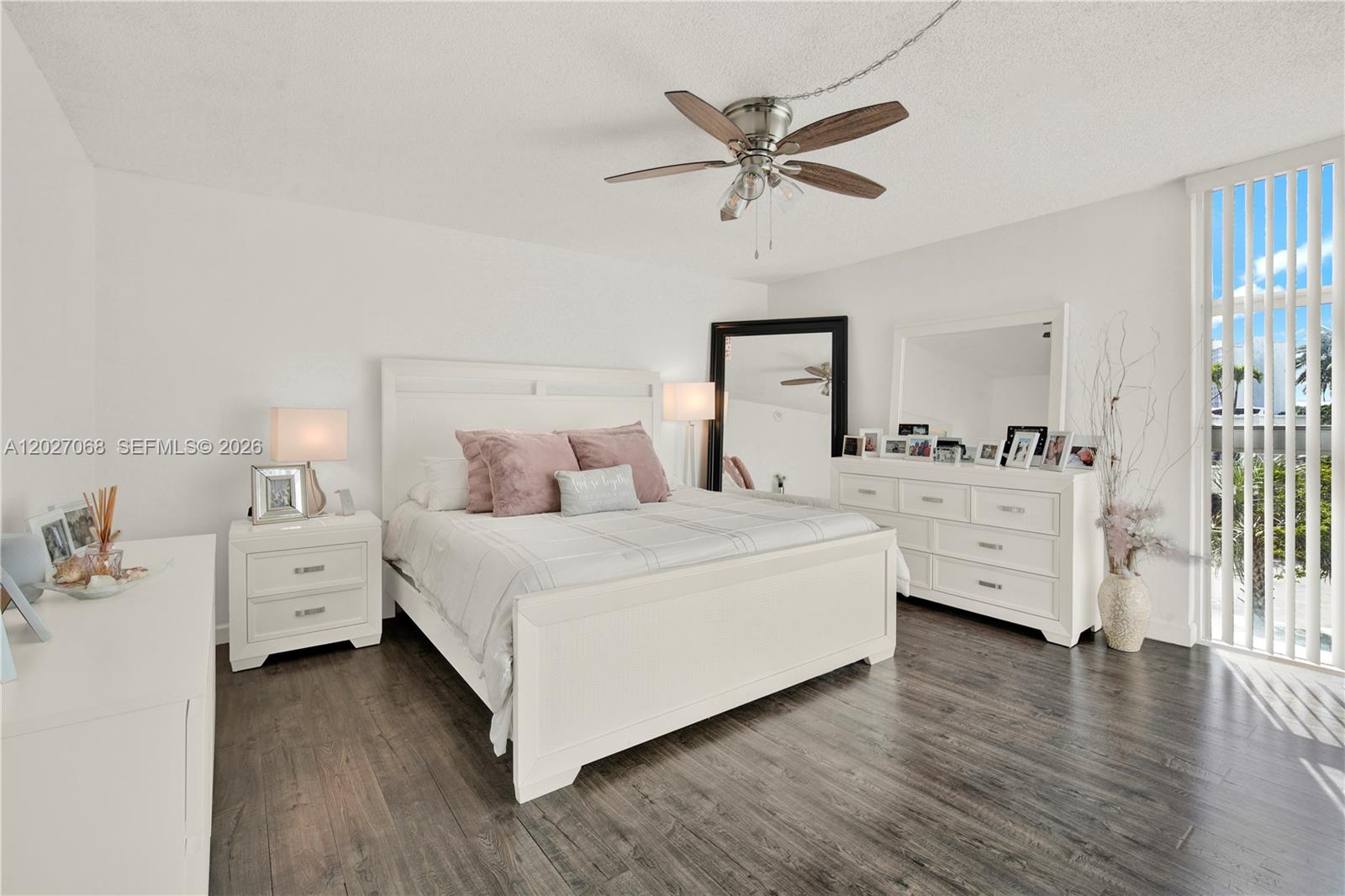 Ver detalles 205 2 / 2 1603 sq. ft. $ 2026-05-28 0 foto