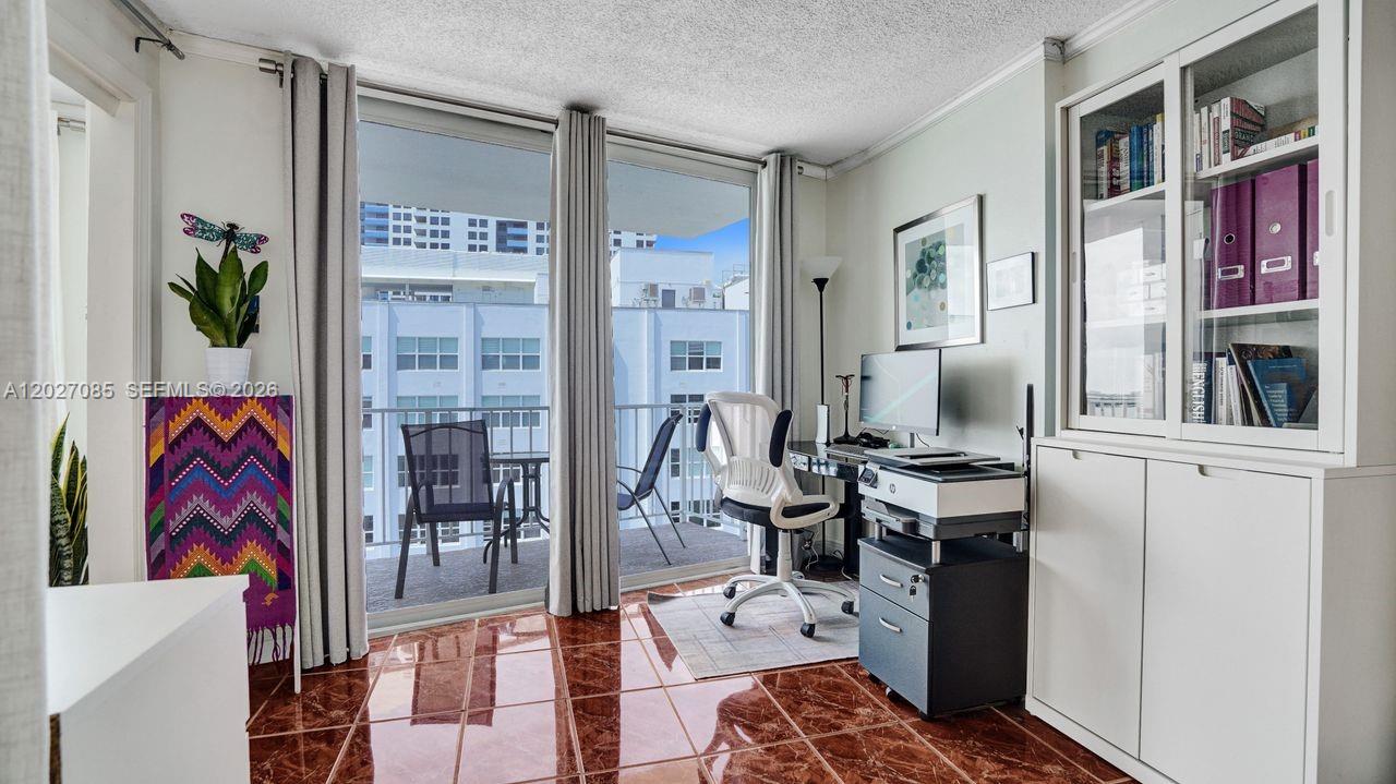 Ver detalles 1404 1 / 2 750 sq. ft. $ 2026-05-28 0 foto