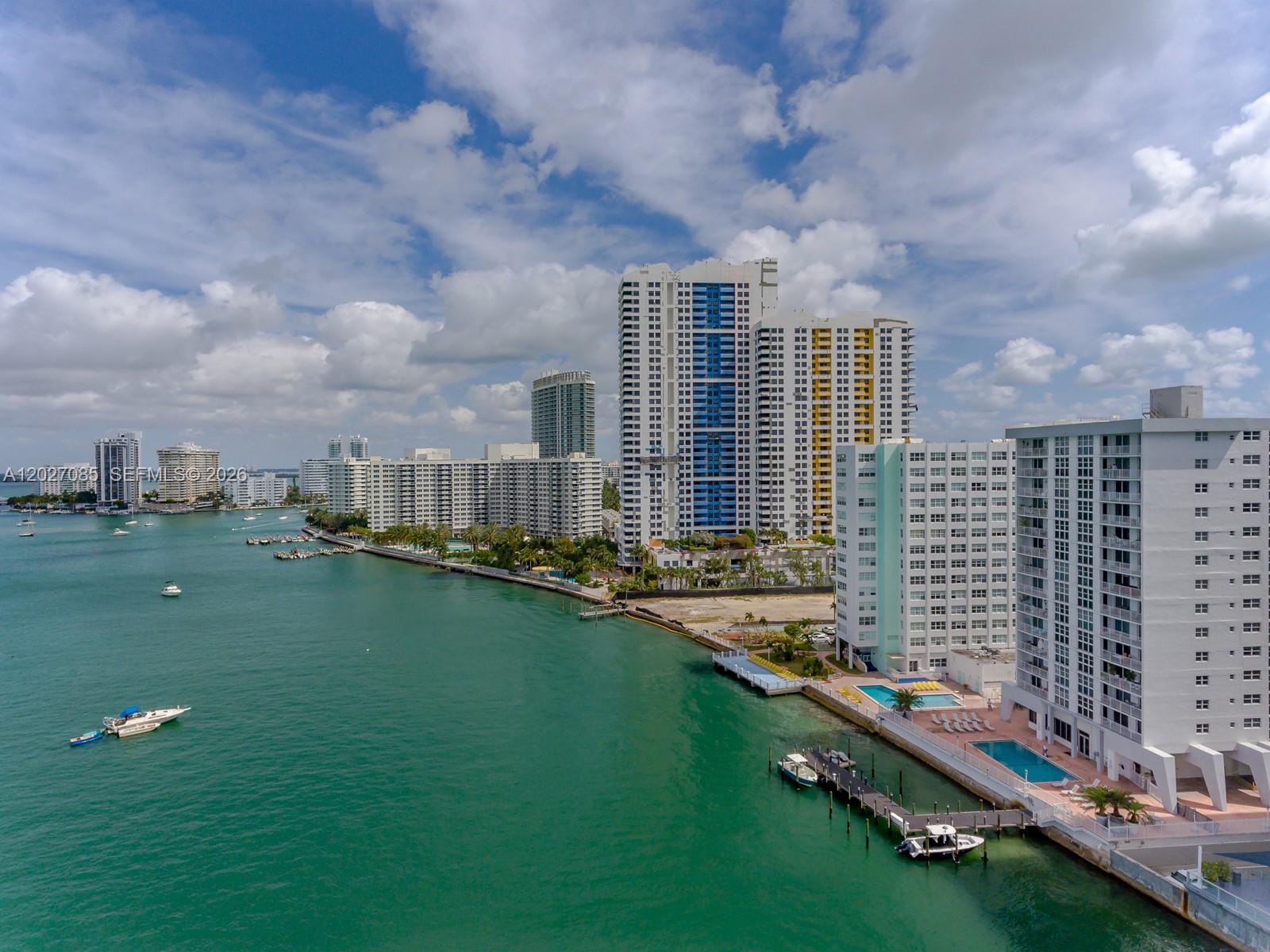 Ver detalles 1404 1 / 2 750 sq. ft. $ 2026-05-28 0 foto