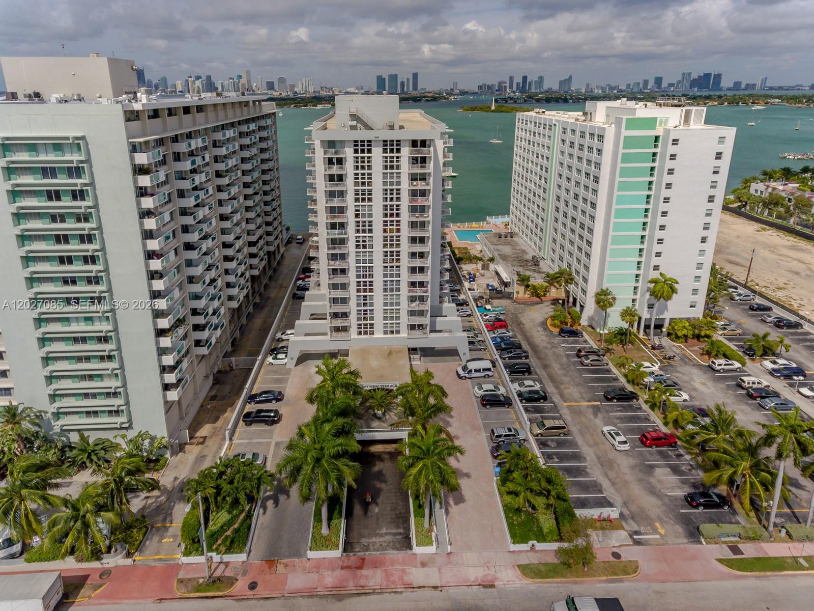 Ver detalles 1404 1 / 2 750 sq. ft. $ 2026-05-28 0 foto