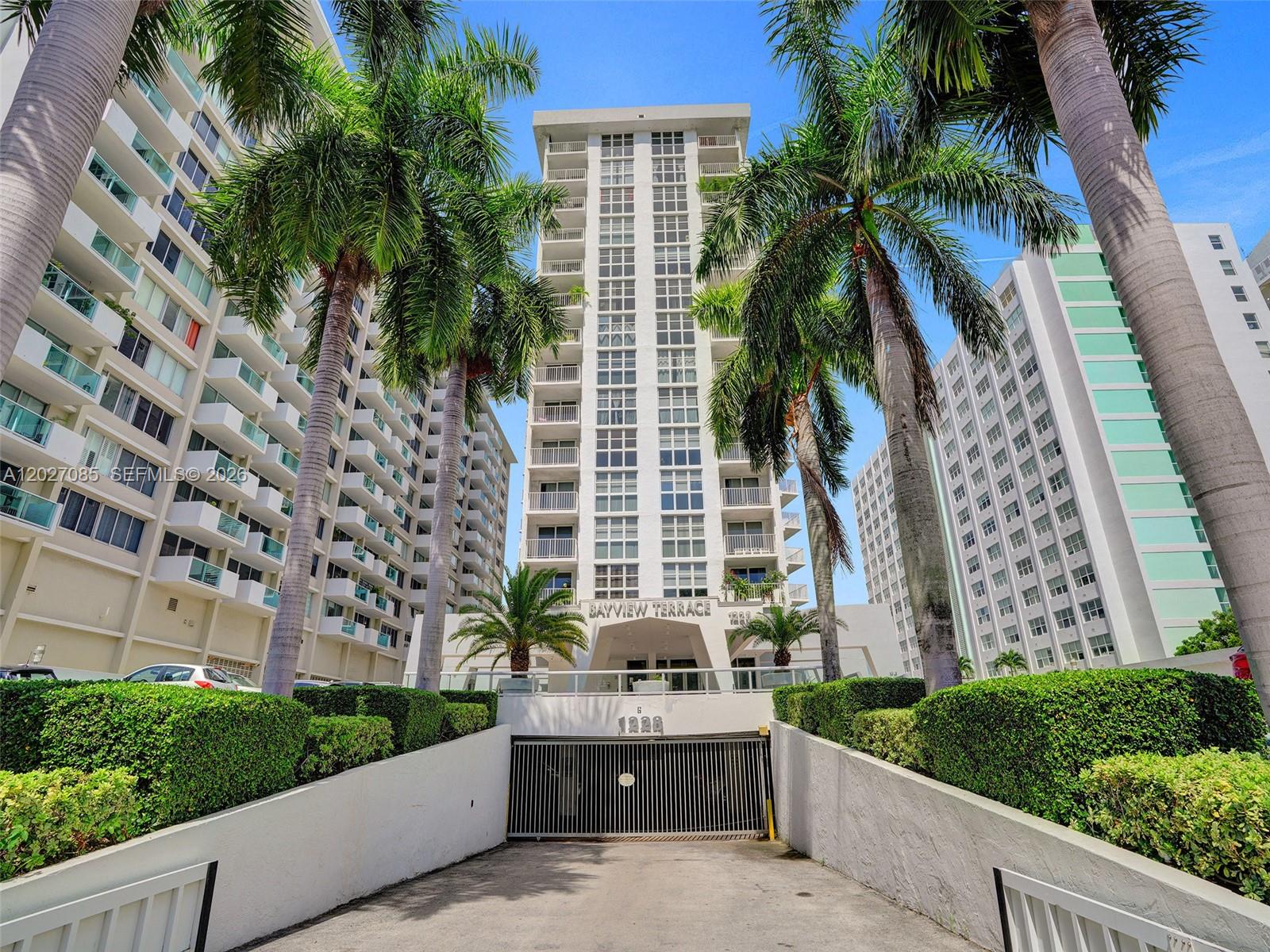 Ver detalles 1404 1 / 2 750 sq. ft. $ 2026-05-28 0 foto