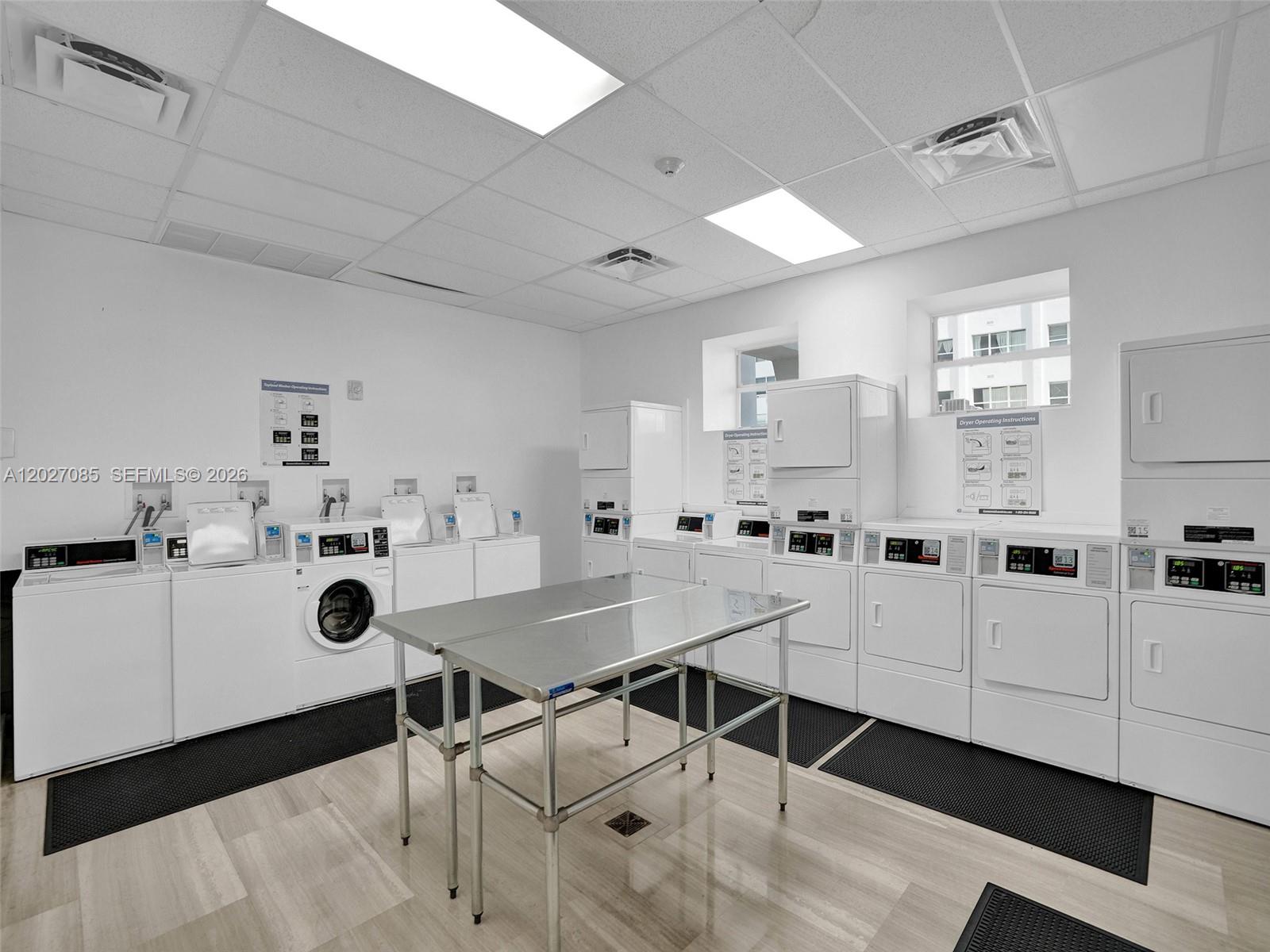 Ver detalles 1404 1 / 2 750 sq. ft. $ 2026-05-28 0 foto