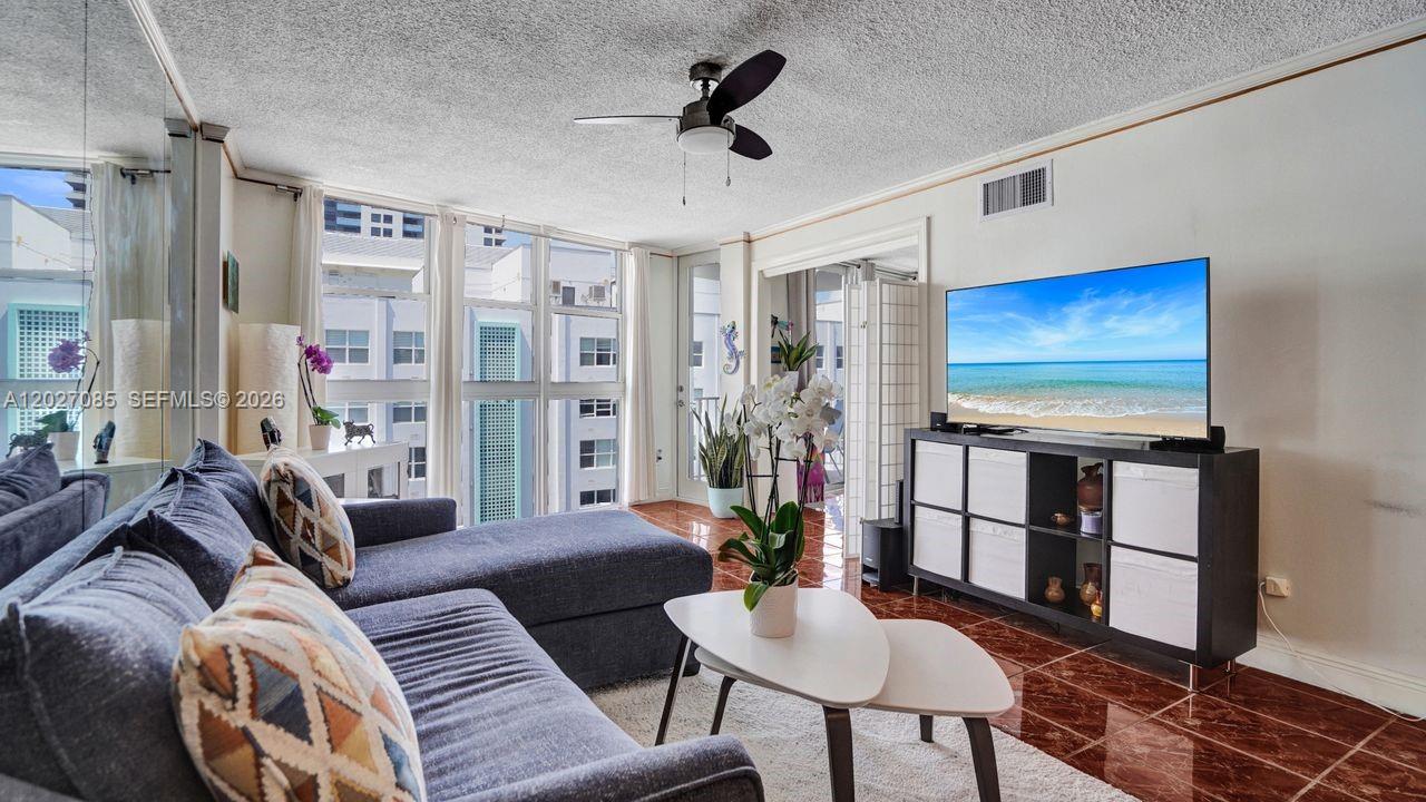 Ver detalles 1404 1 / 2 750 sq. ft. $ 2026-05-28 0 foto