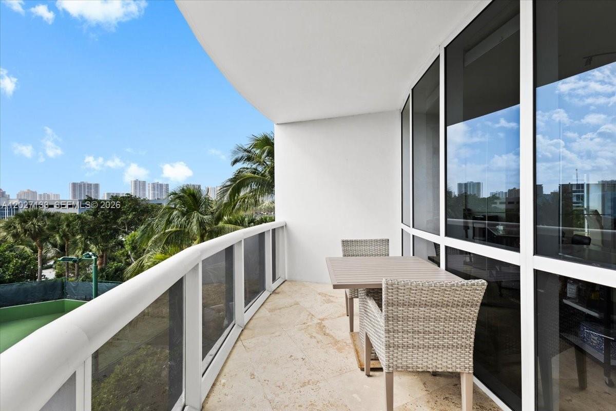 See details 601A 2 / 2 1289 sq. ft. $ 2026-06-17 0 Photo