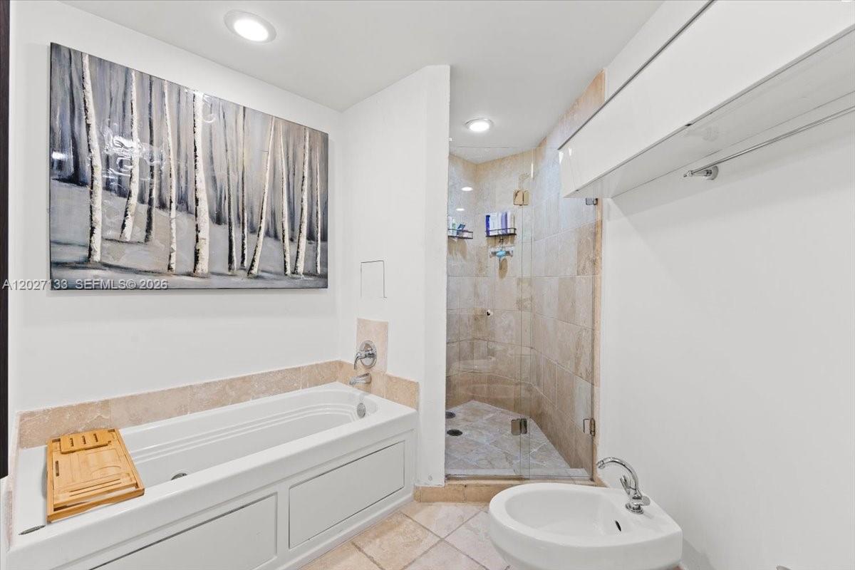See details 601A 2 / 2 1289 sq. ft. $ 2026-06-17 0 Photo