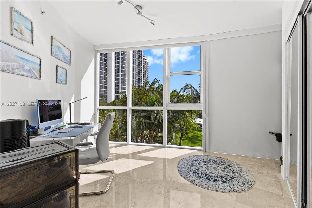 See details 601A 2 / 2 1289 sq. ft. $ 2026-06-17 0 Photo