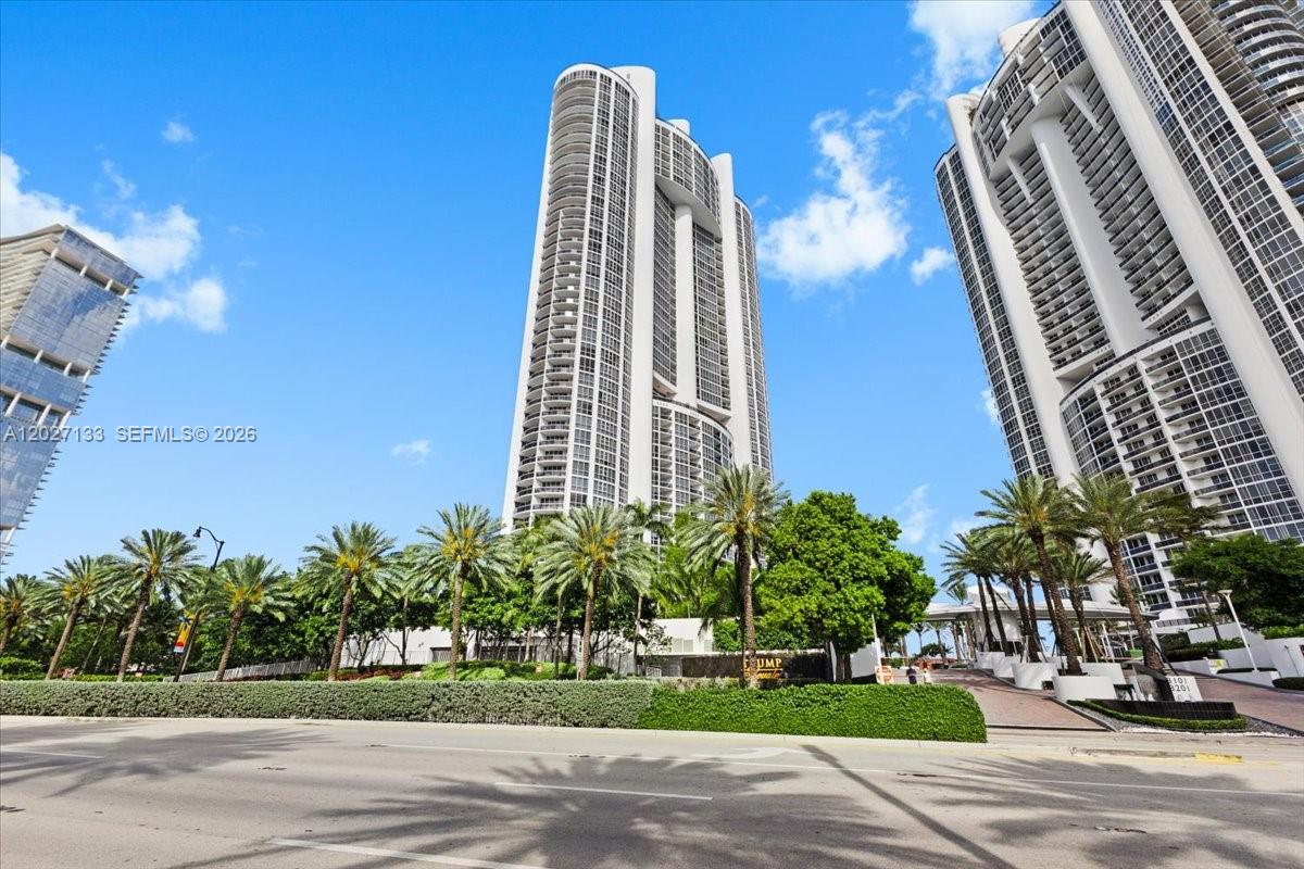 See details 601A 2 / 2 1289 sq. ft. $ 2026-06-17 0 Photo