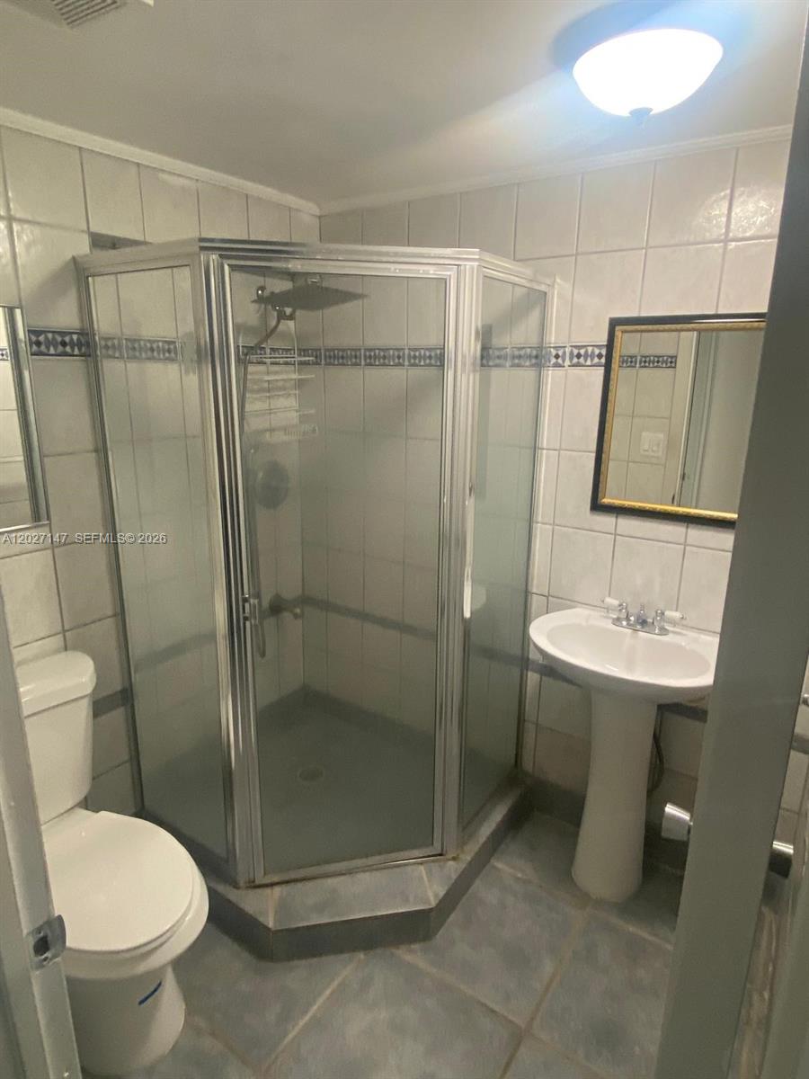 Photo of 3475 Country Club Dr  #106, Aventura, Florida, 33180 - 