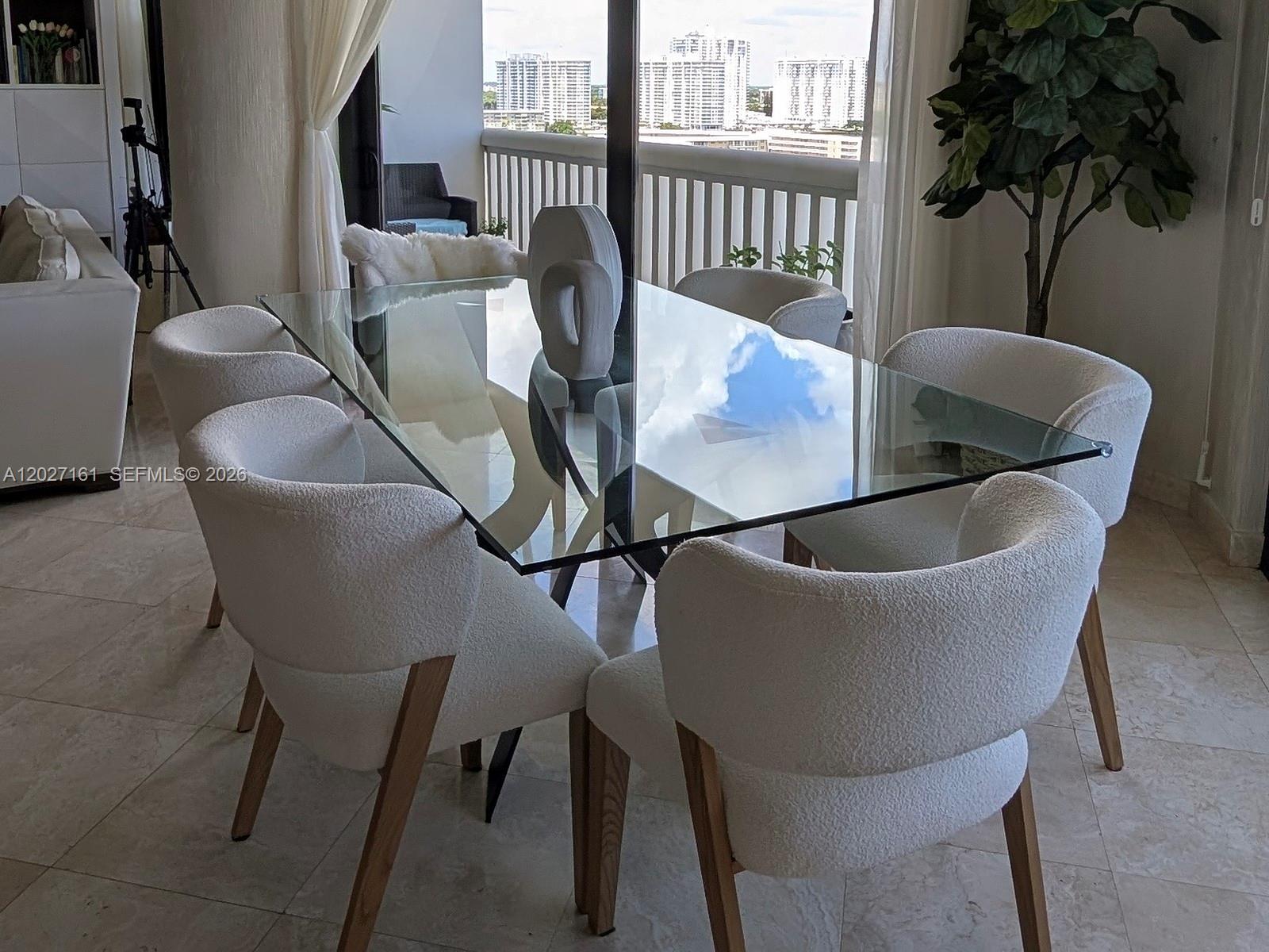 See details 1404 3 / 3 2590 sq. ft. $ 2026-08-28 0 Photo
