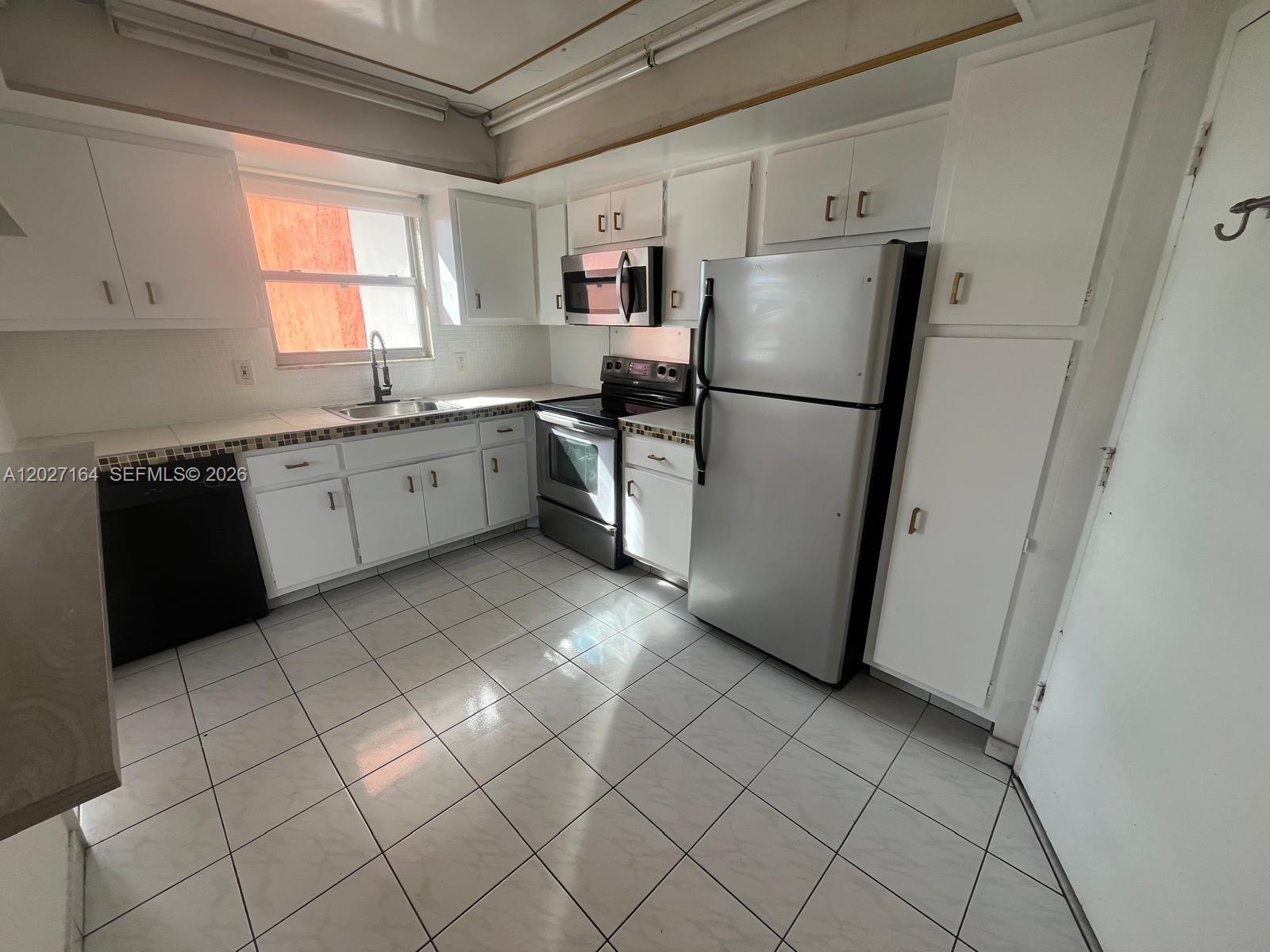 1625E 2 / 2 1140 sq. ft. $ 2026-05-28 0 foto