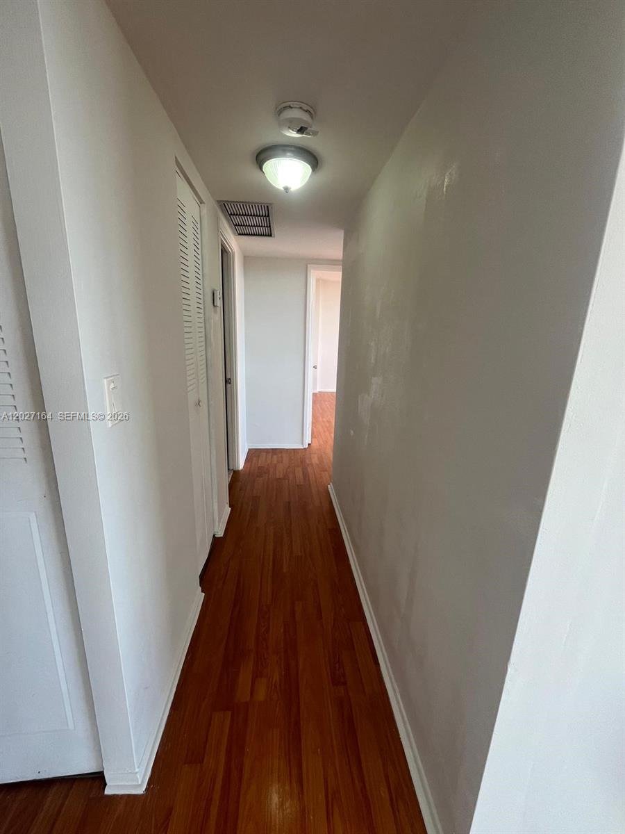 1625E 2 / 2 1140 sq. ft. $ 2026-05-28 0 foto