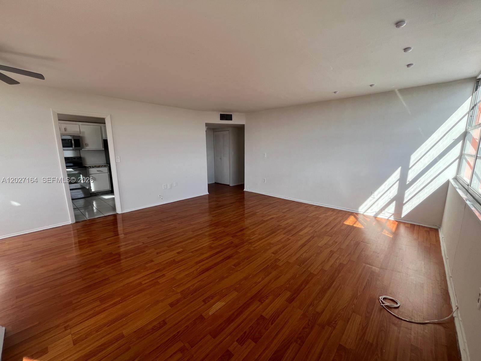 1625E 2 / 2 1140 sq. ft. $ 2026-05-28 0 foto