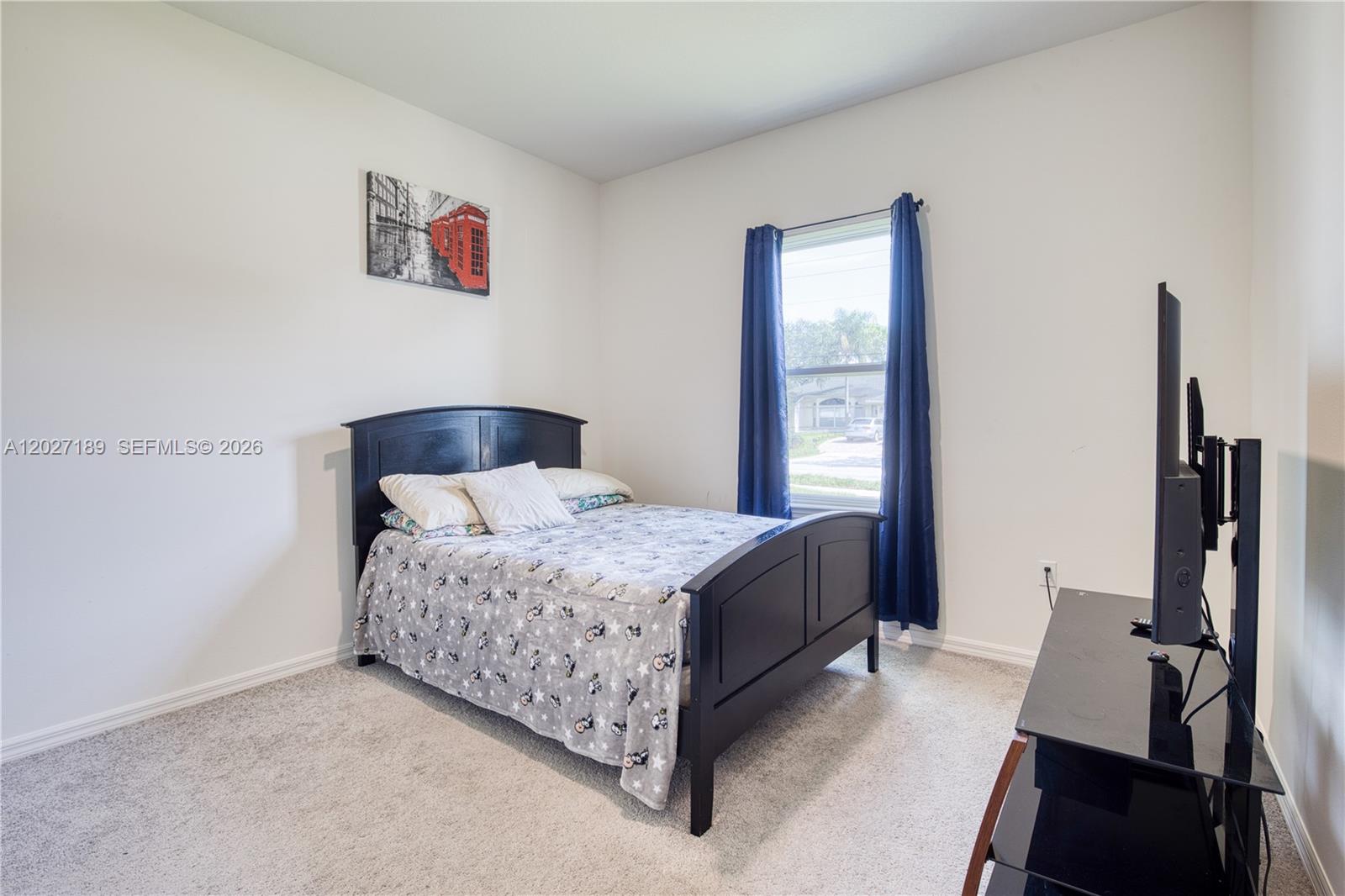 Ver detalles 1534 4 / 3 2337 sq. ft. $ 2026-05-28 0 foto