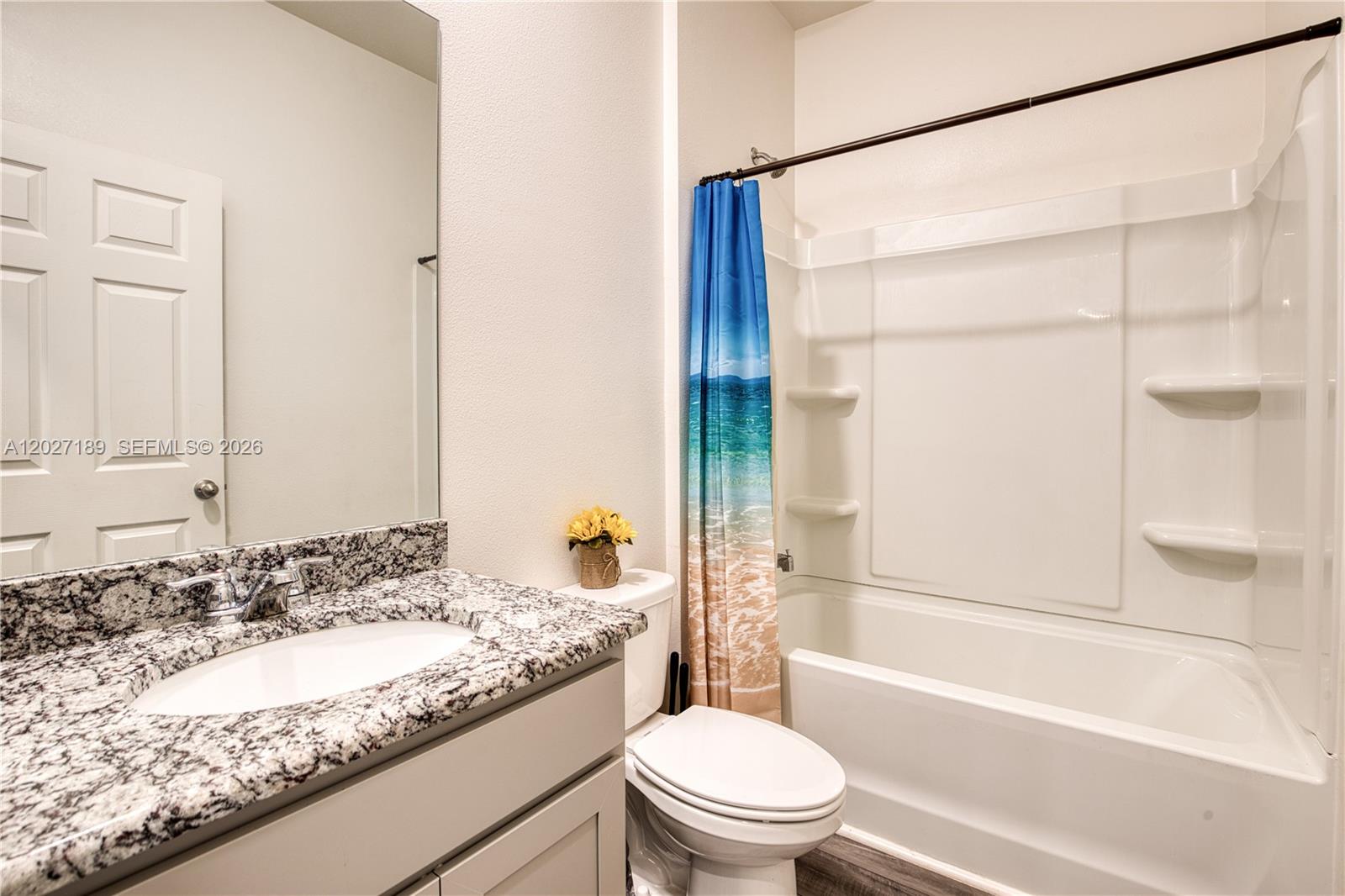 Ver detalles 1534 4 / 3 2337 sq. ft. $ 2026-05-28 0 foto