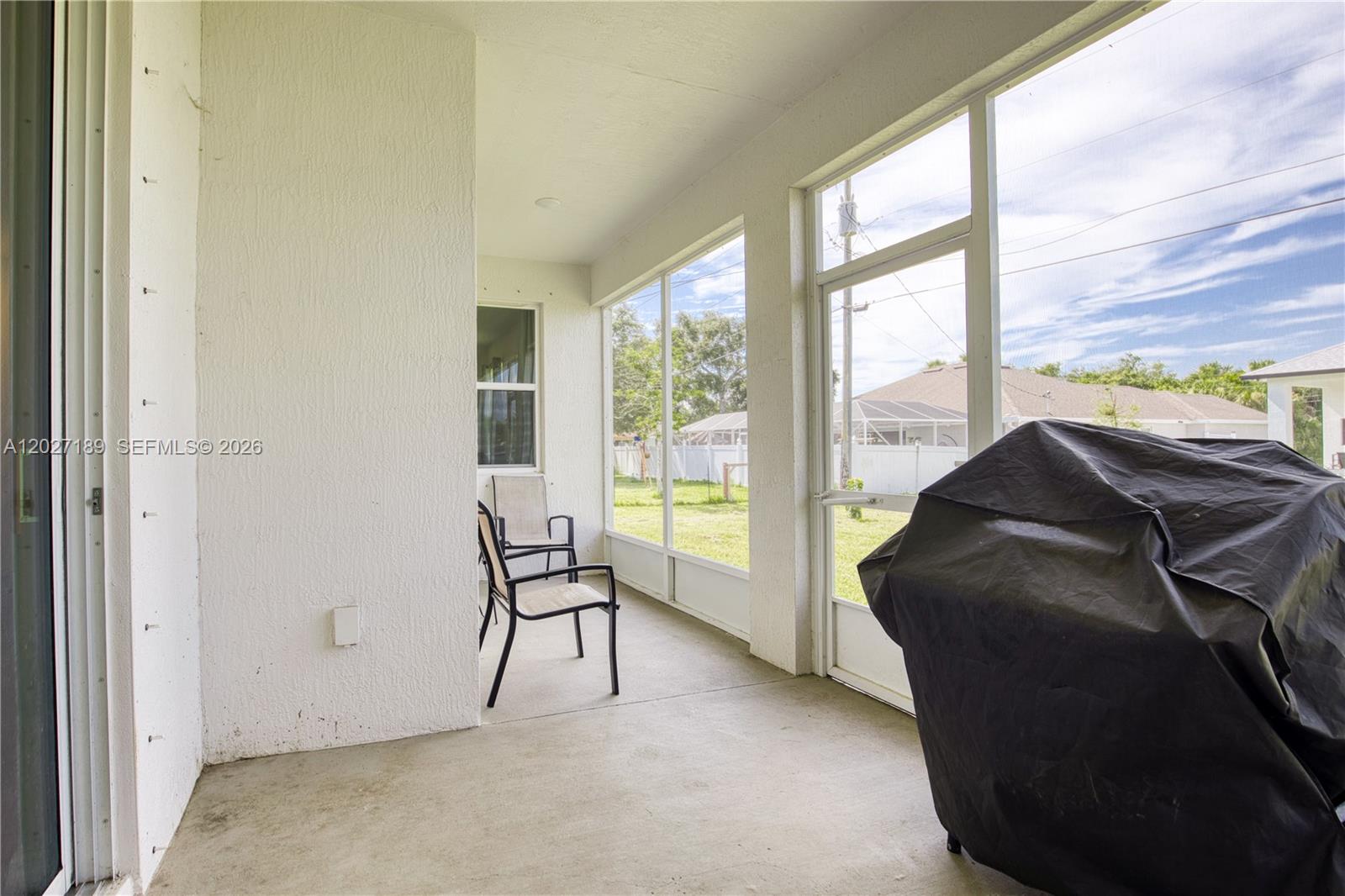 Ver detalles 1534 4 / 3 2337 sq. ft. $ 2026-05-28 0 foto