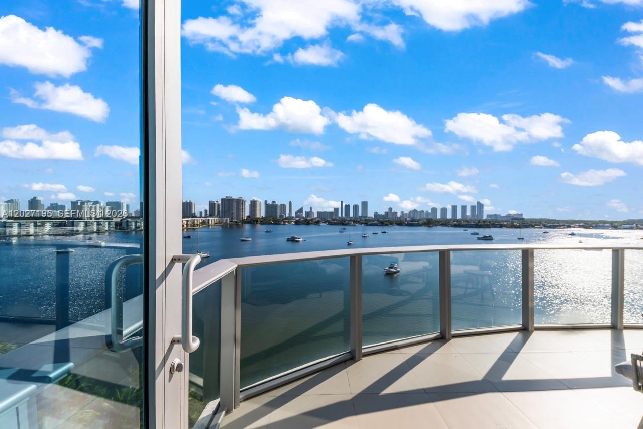 Photo of 17301 Biscayne Blvd #811, North Miami Beach, Florida, 33160 -
