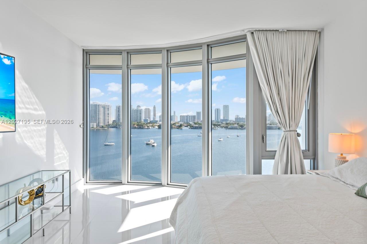 Photo of 17301 Biscayne Blvd #811, North Miami Beach, Florida, 33160 -