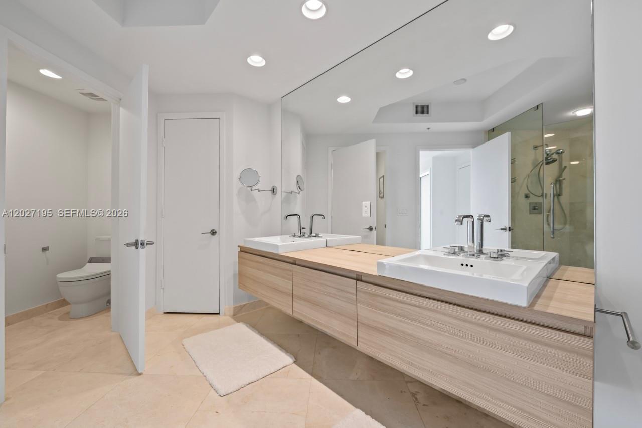 Photo of 17301 Biscayne Blvd #811, North Miami Beach, Florida, 33160 -
