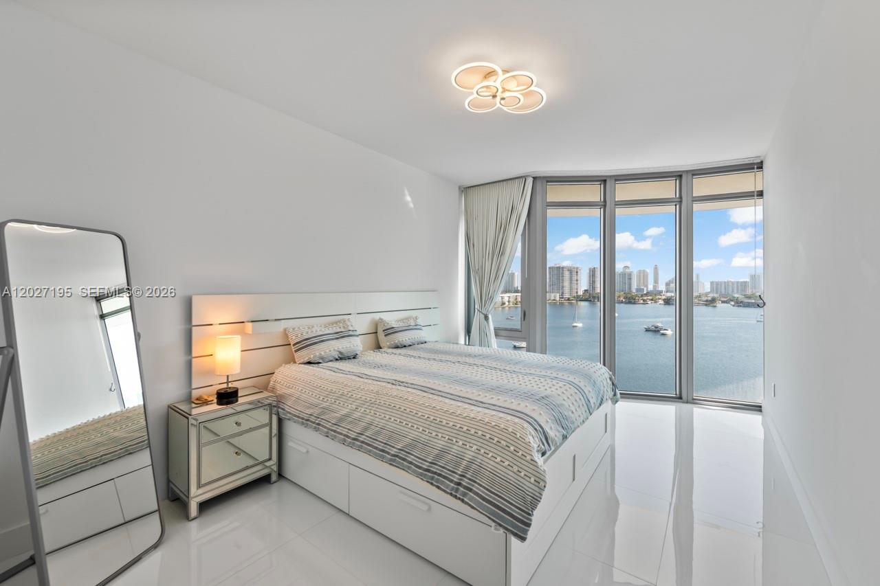Photo of 17301 Biscayne Blvd #811, North Miami Beach, Florida, 33160 -