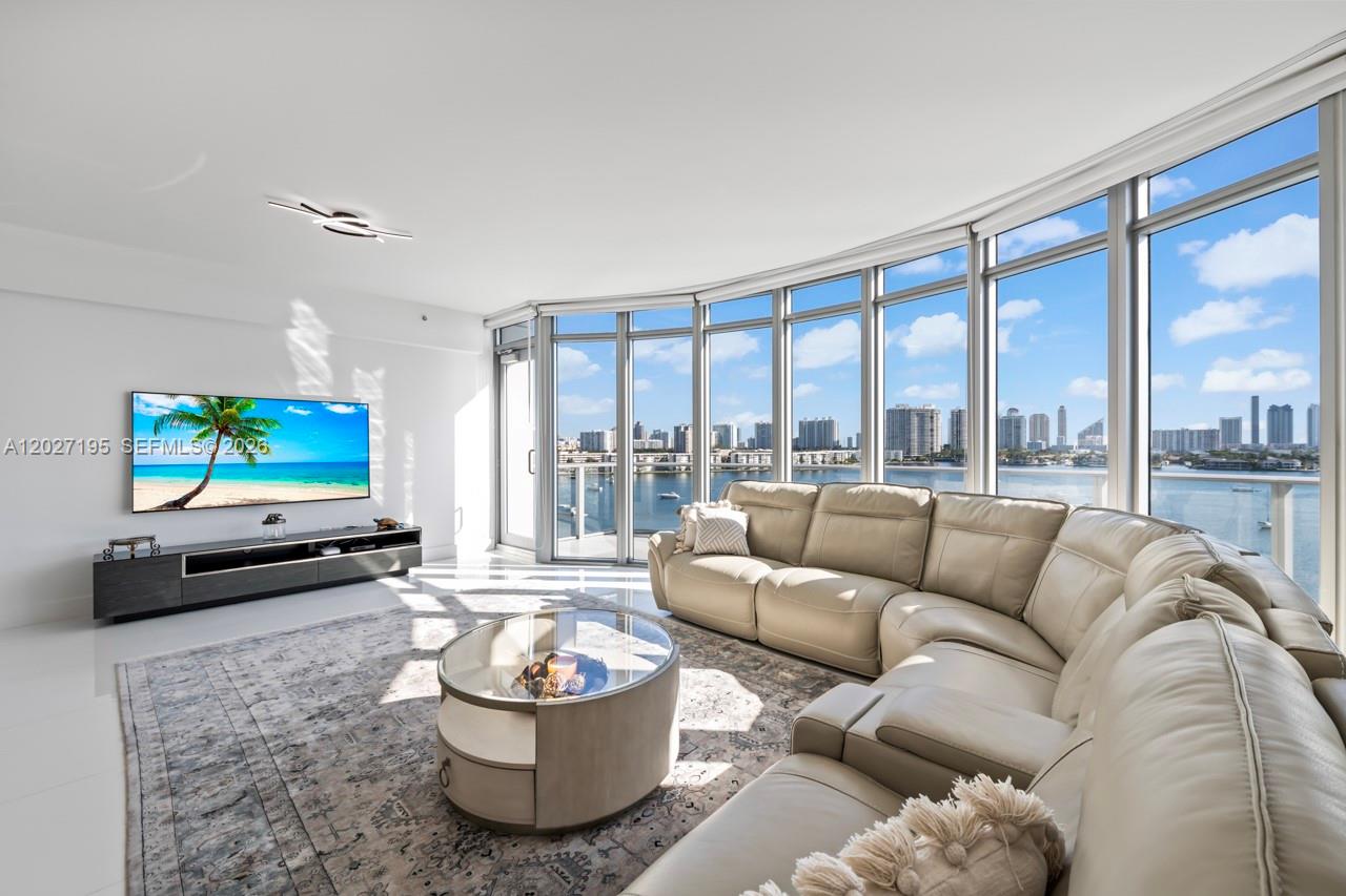 Photo of 17301 Biscayne Blvd #811, North Miami Beach, Florida, 33160 -