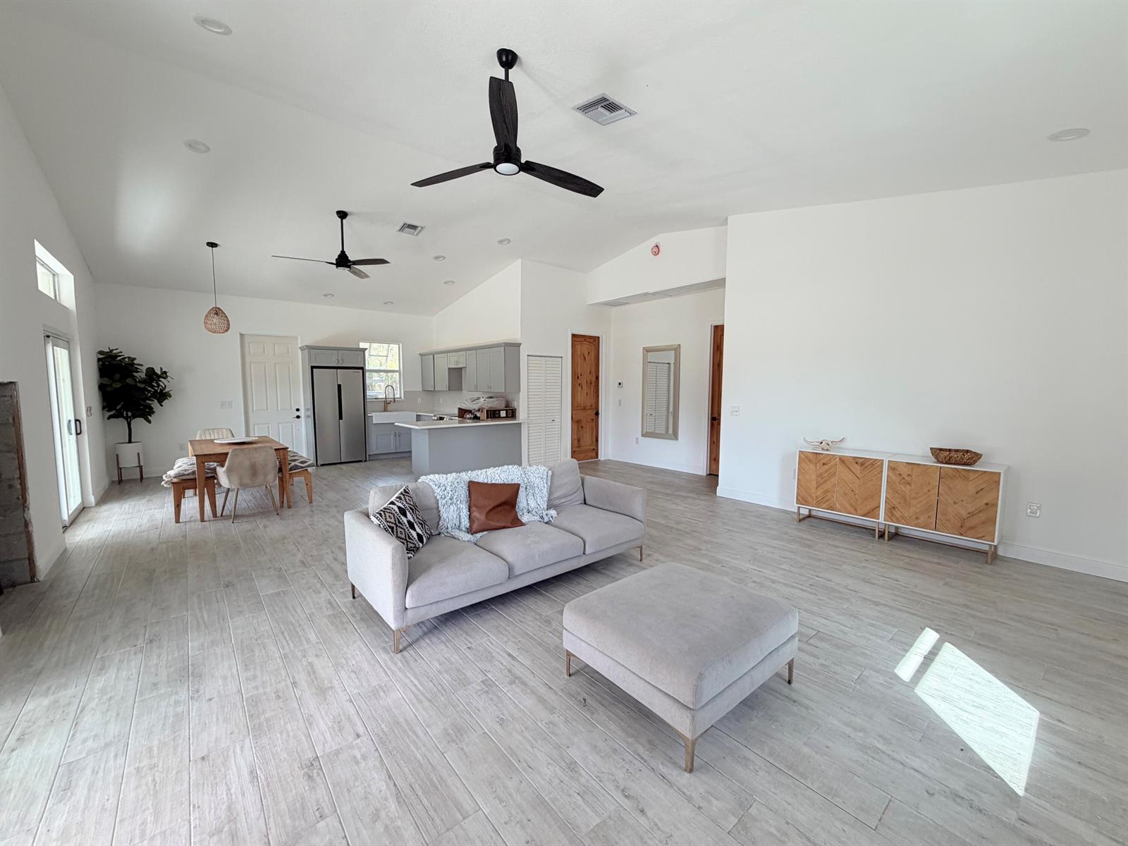   / 0  sq. ft. $ 2026-06-15 0 foto