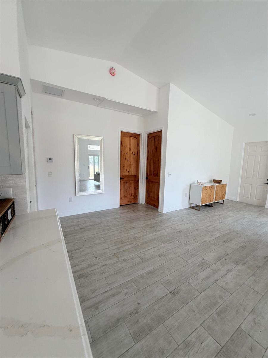   / 0  sq. ft. $ 2026-06-15 0 foto